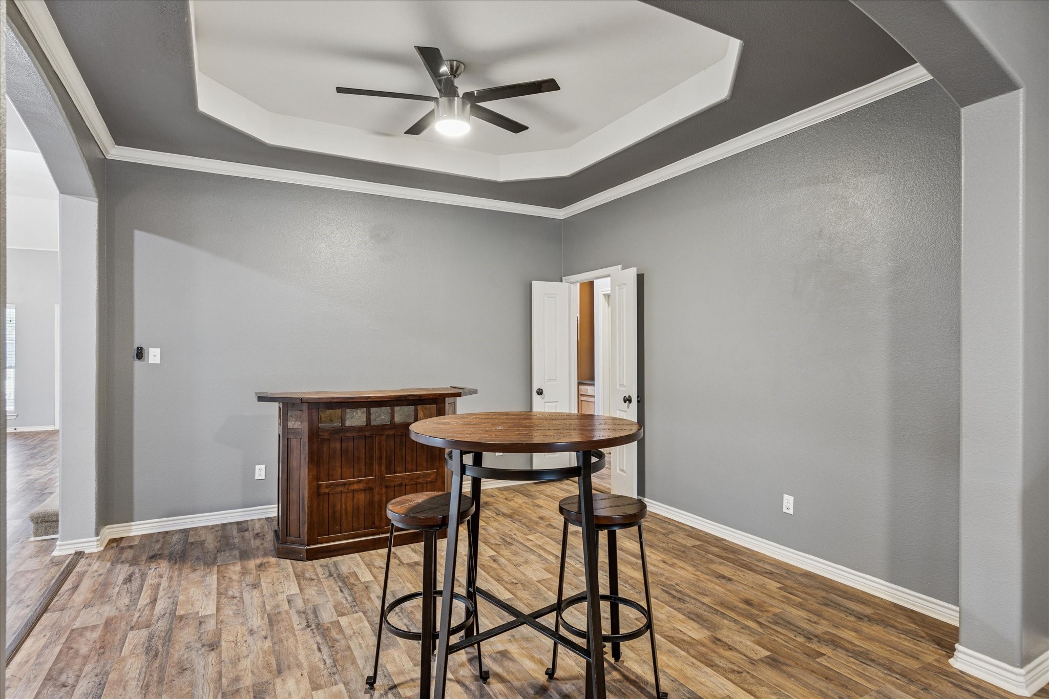 1220 Clairemont Lane