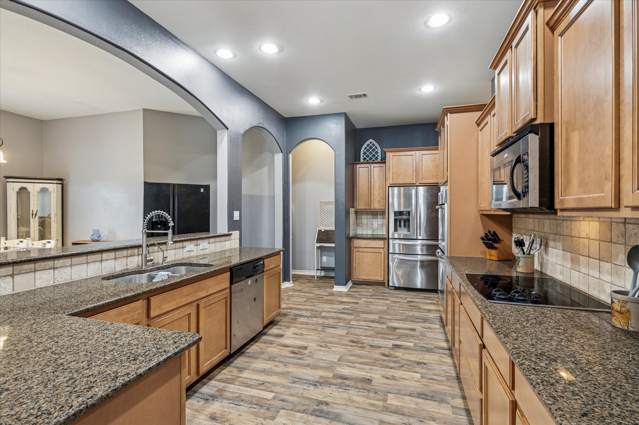 1220 Clairemont Lane