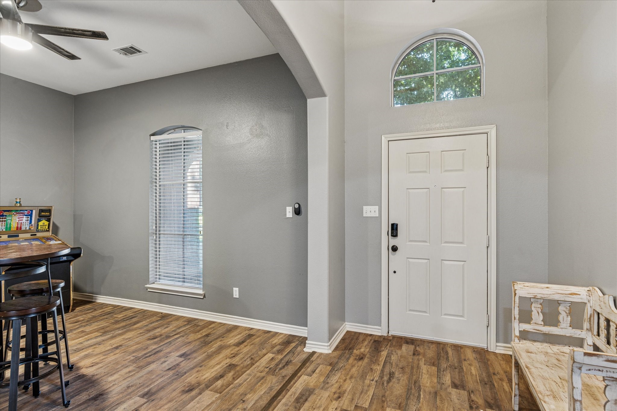 1220 Clairemont Lane