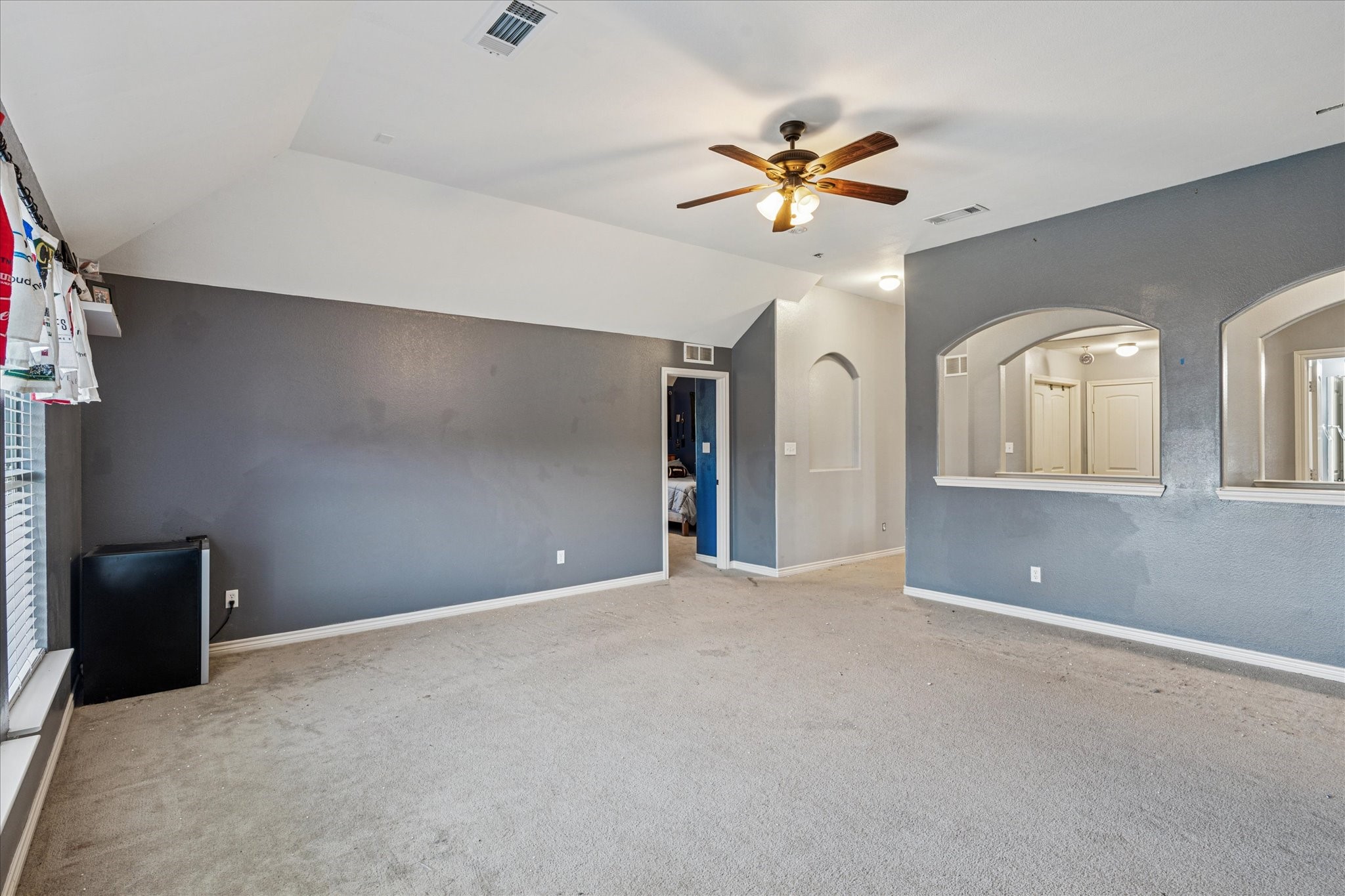 1220 Clairemont Lane