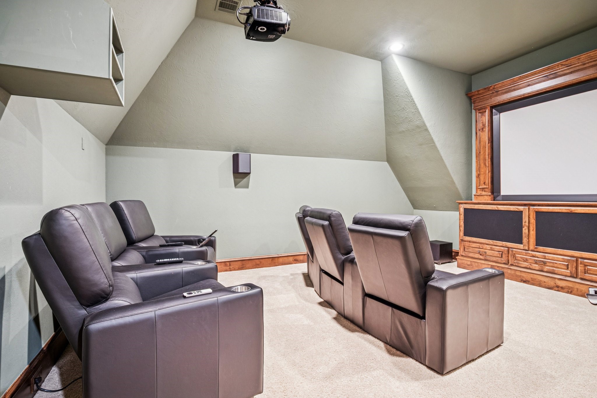 4901 Rockrimmon Court