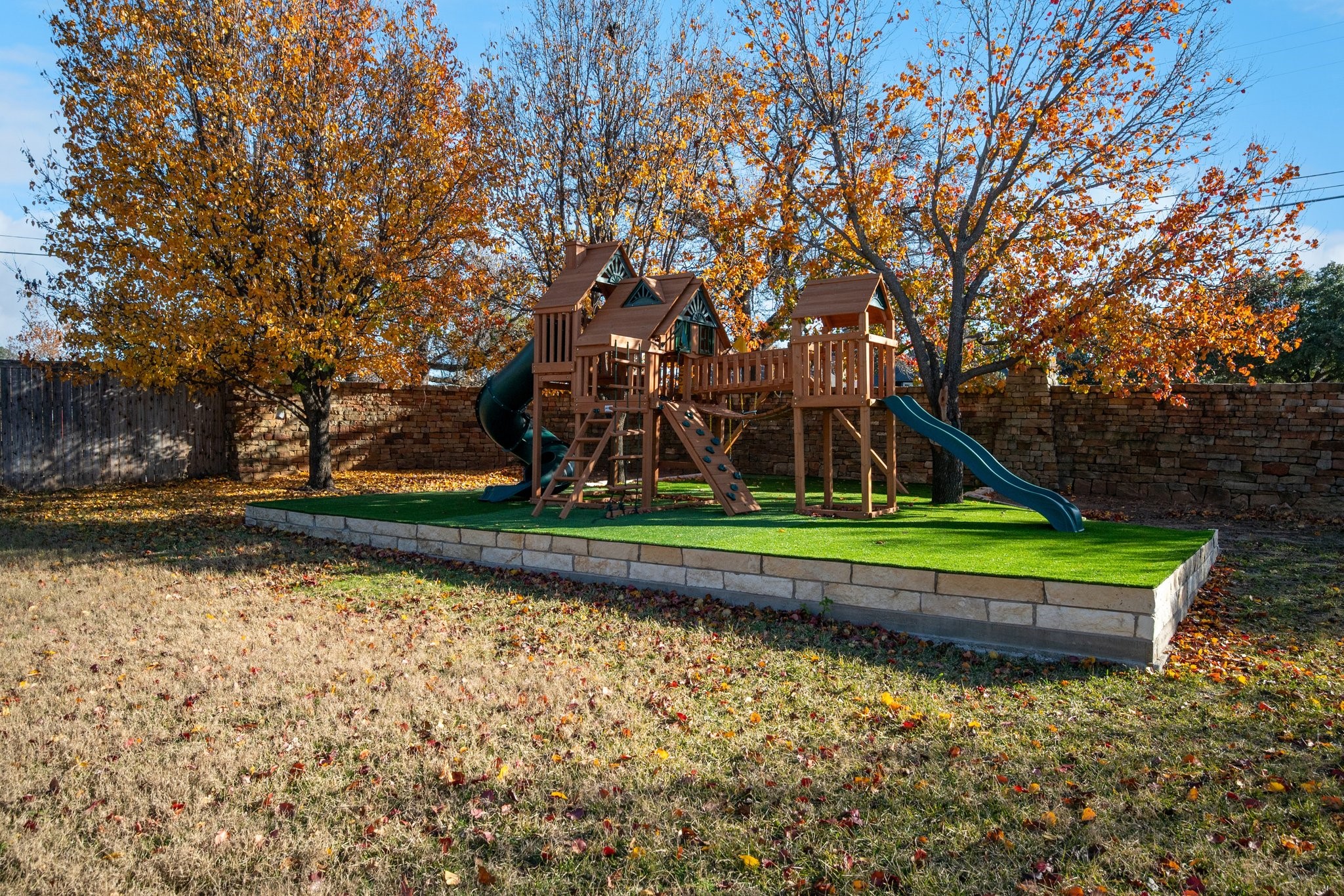 4901 Rockrimmon Court