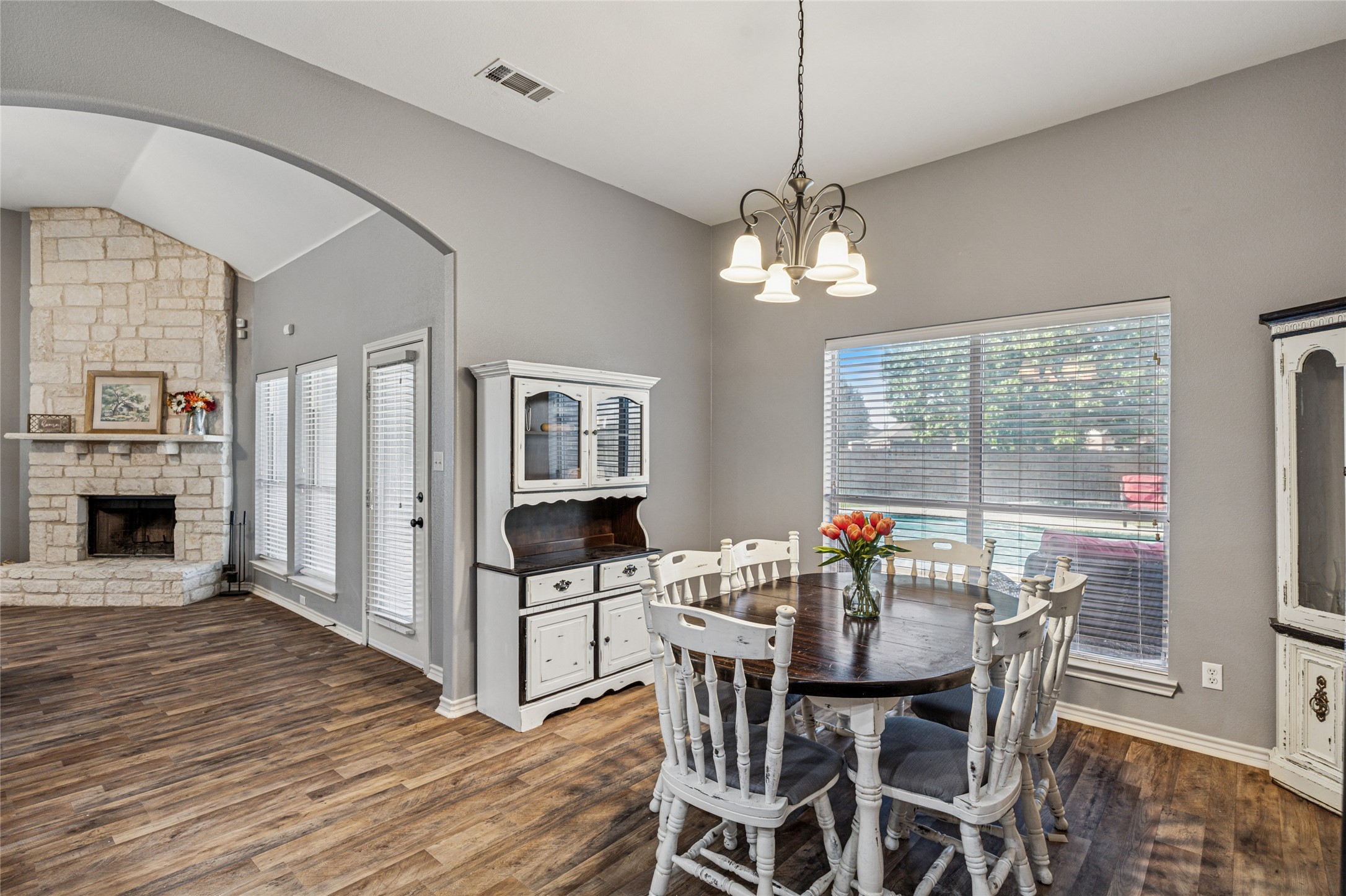 1220 Clairemont Lane