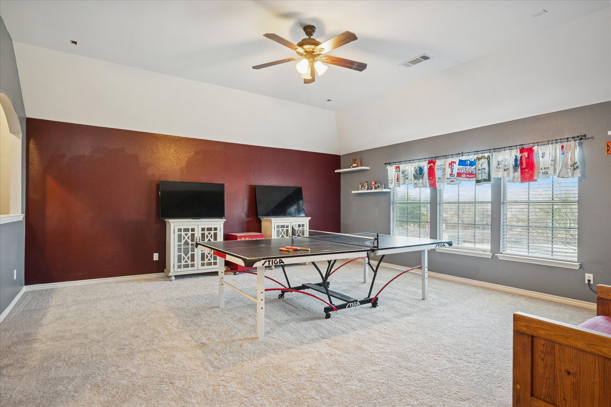 1220 Clairemont Lane