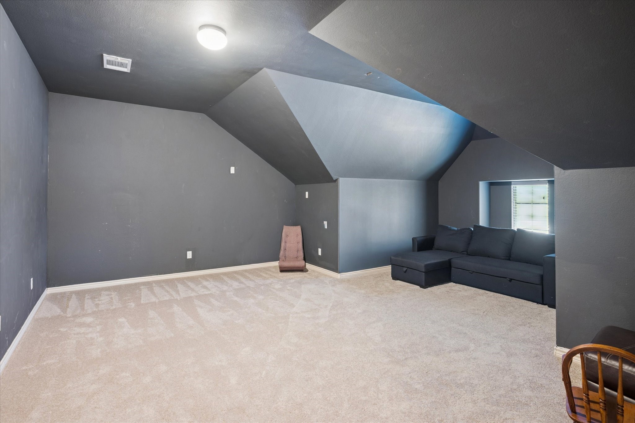 1220 Clairemont Lane