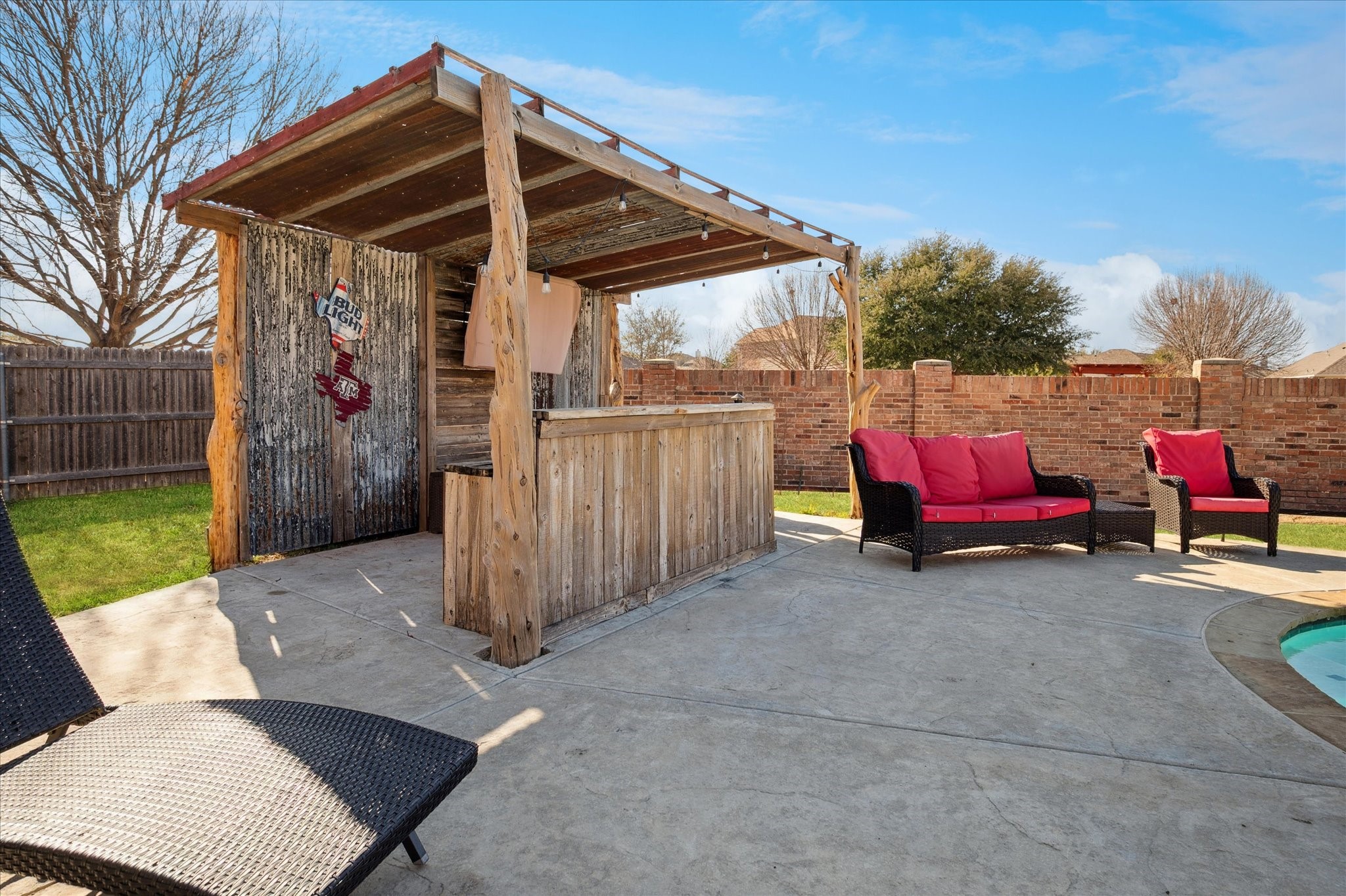 1220 Clairemont Lane