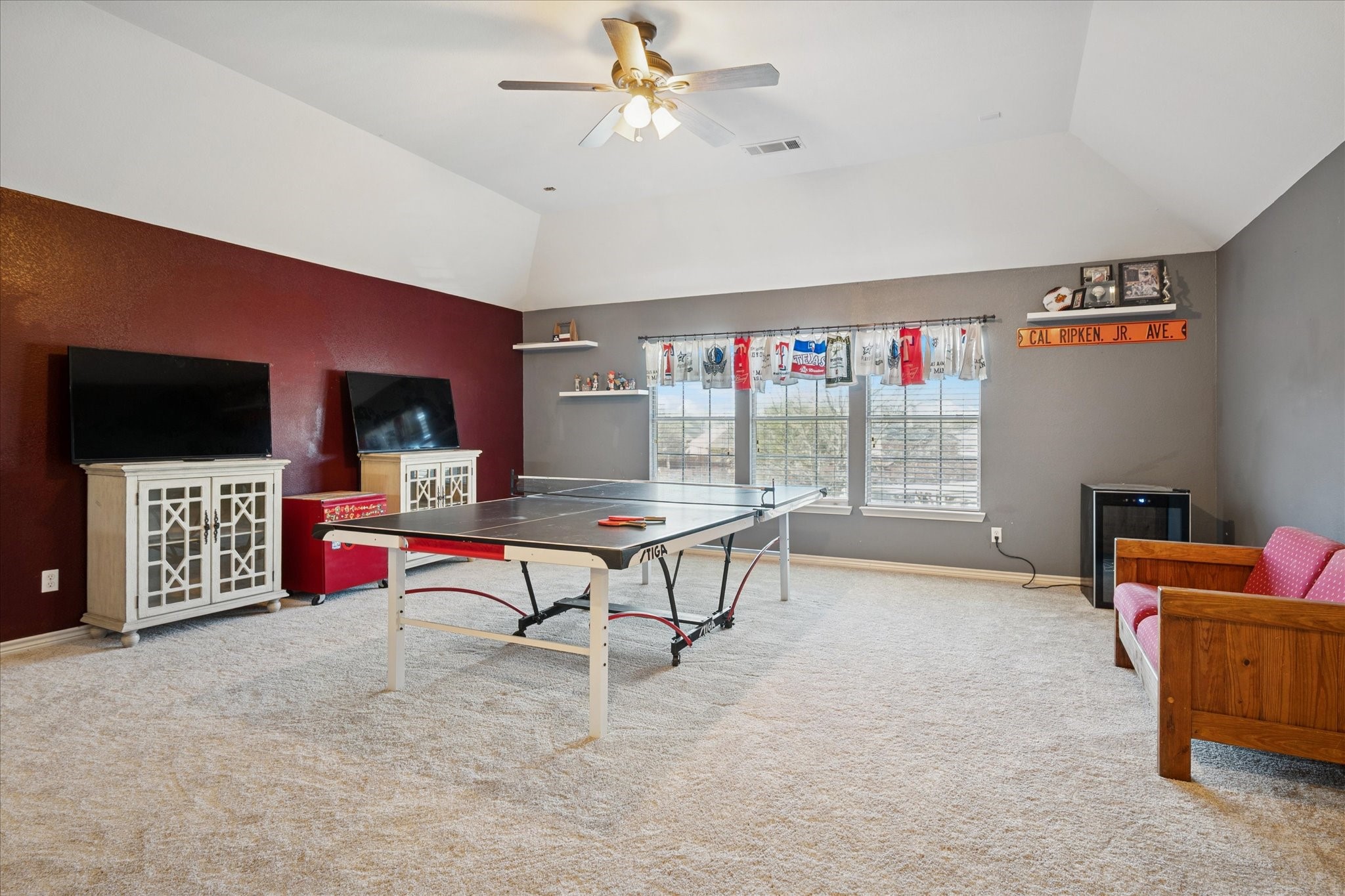 1220 Clairemont Lane