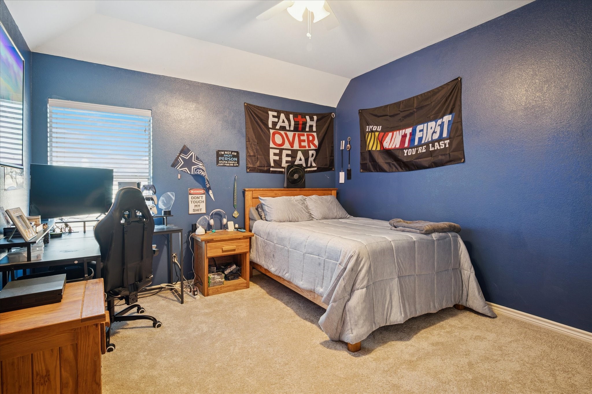 1220 Clairemont Lane