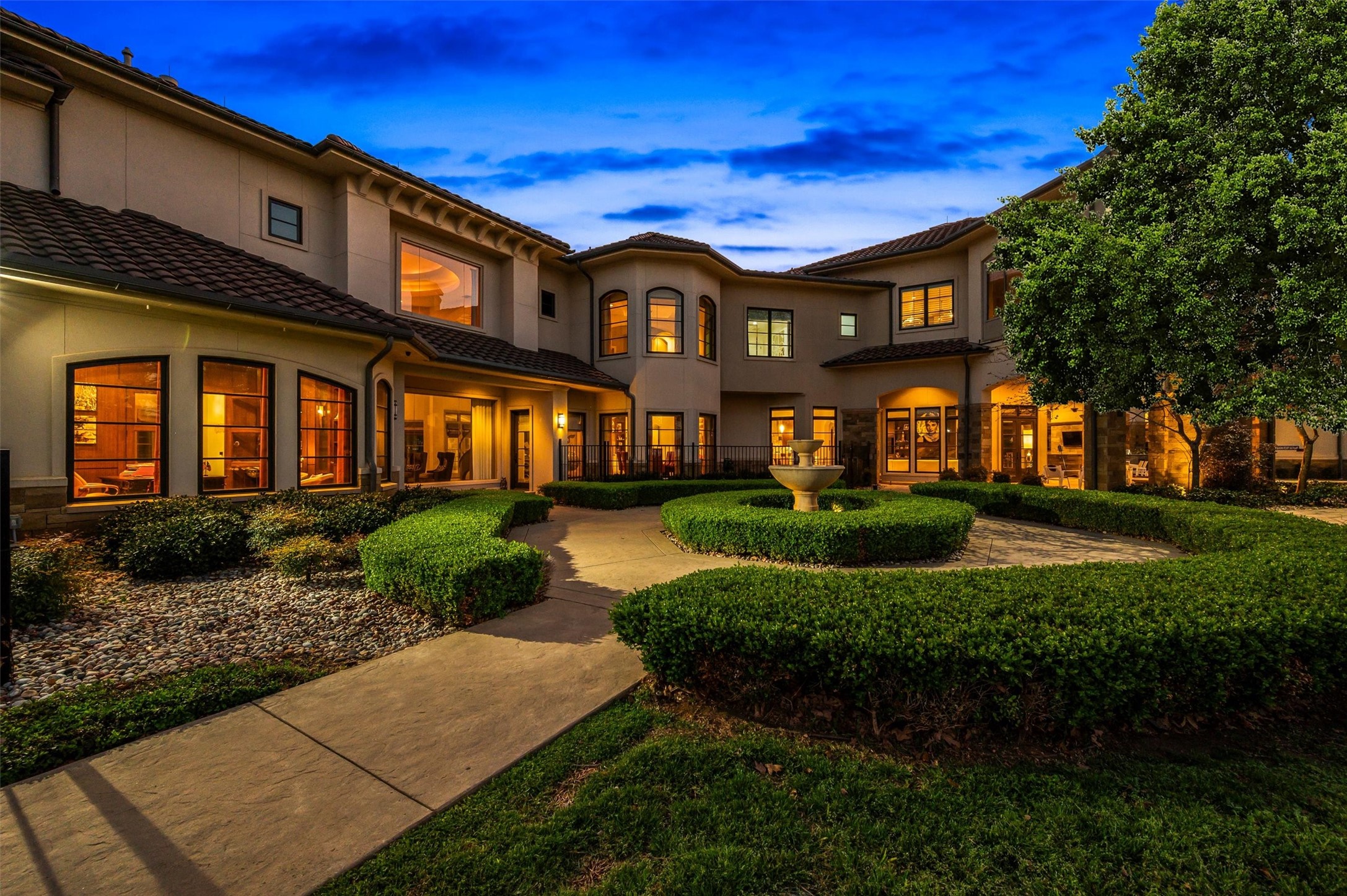 940 W Dove Road