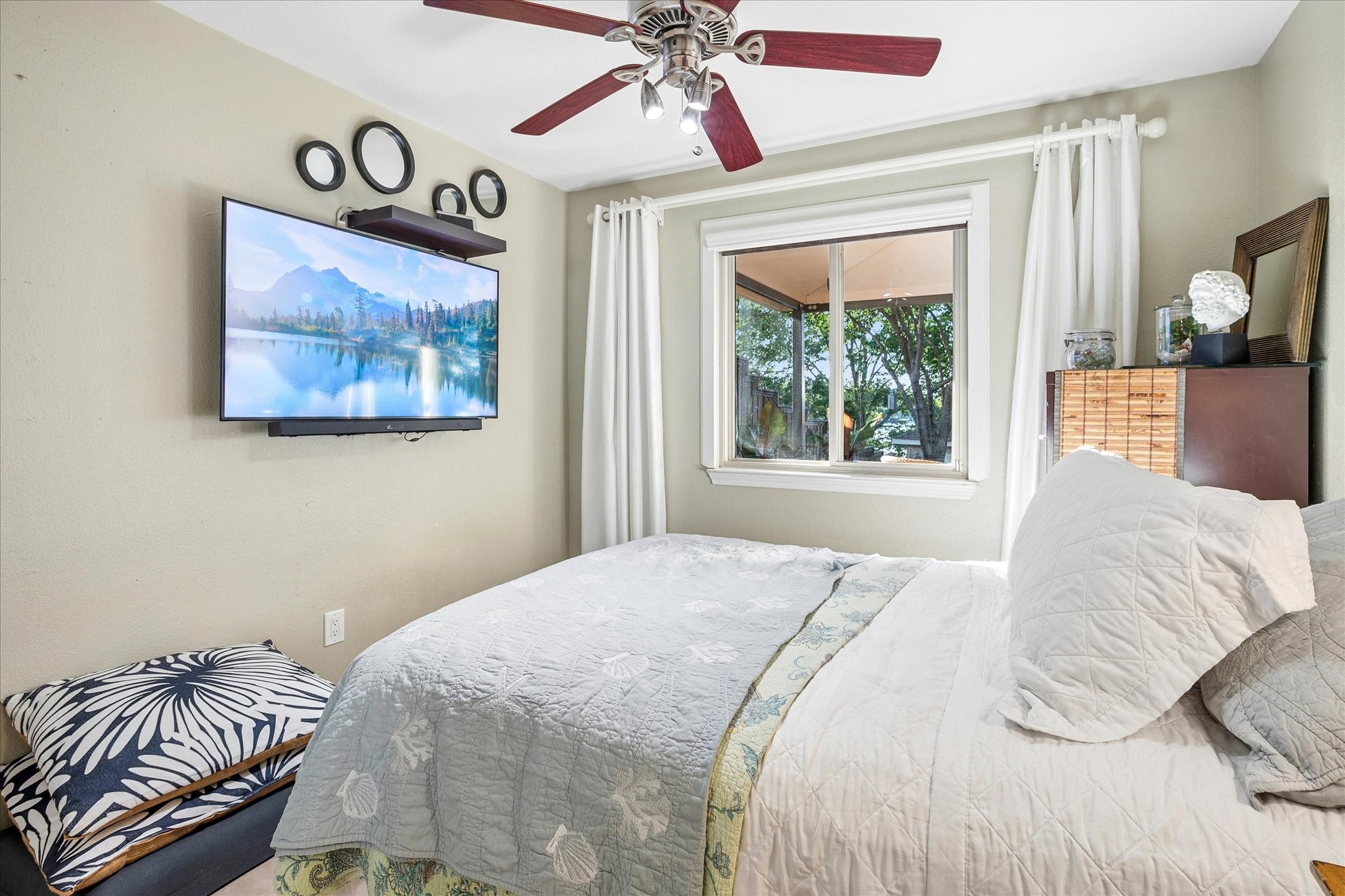 1303 Lakeshore Drive