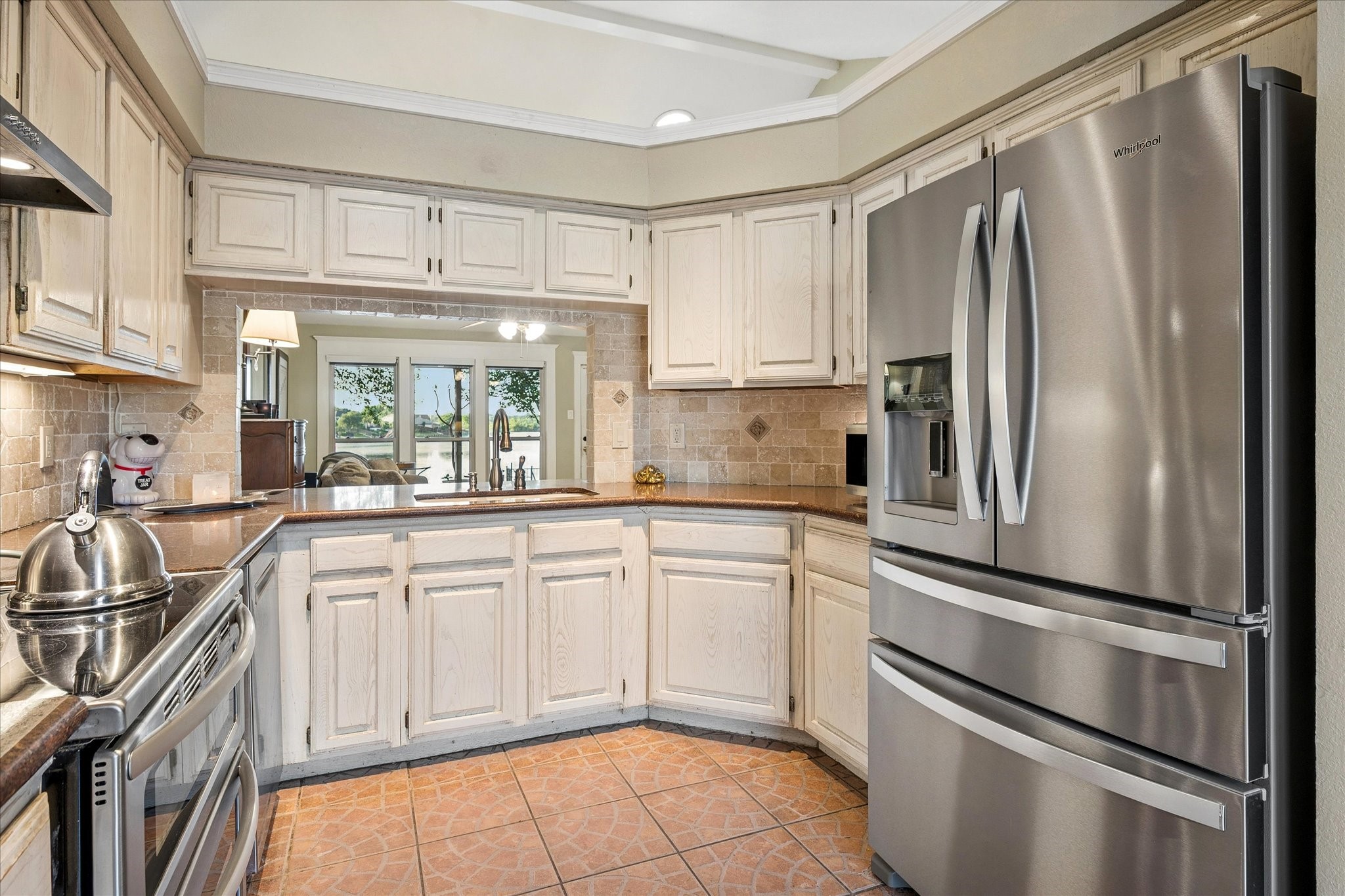 1303 Lakeshore Drive