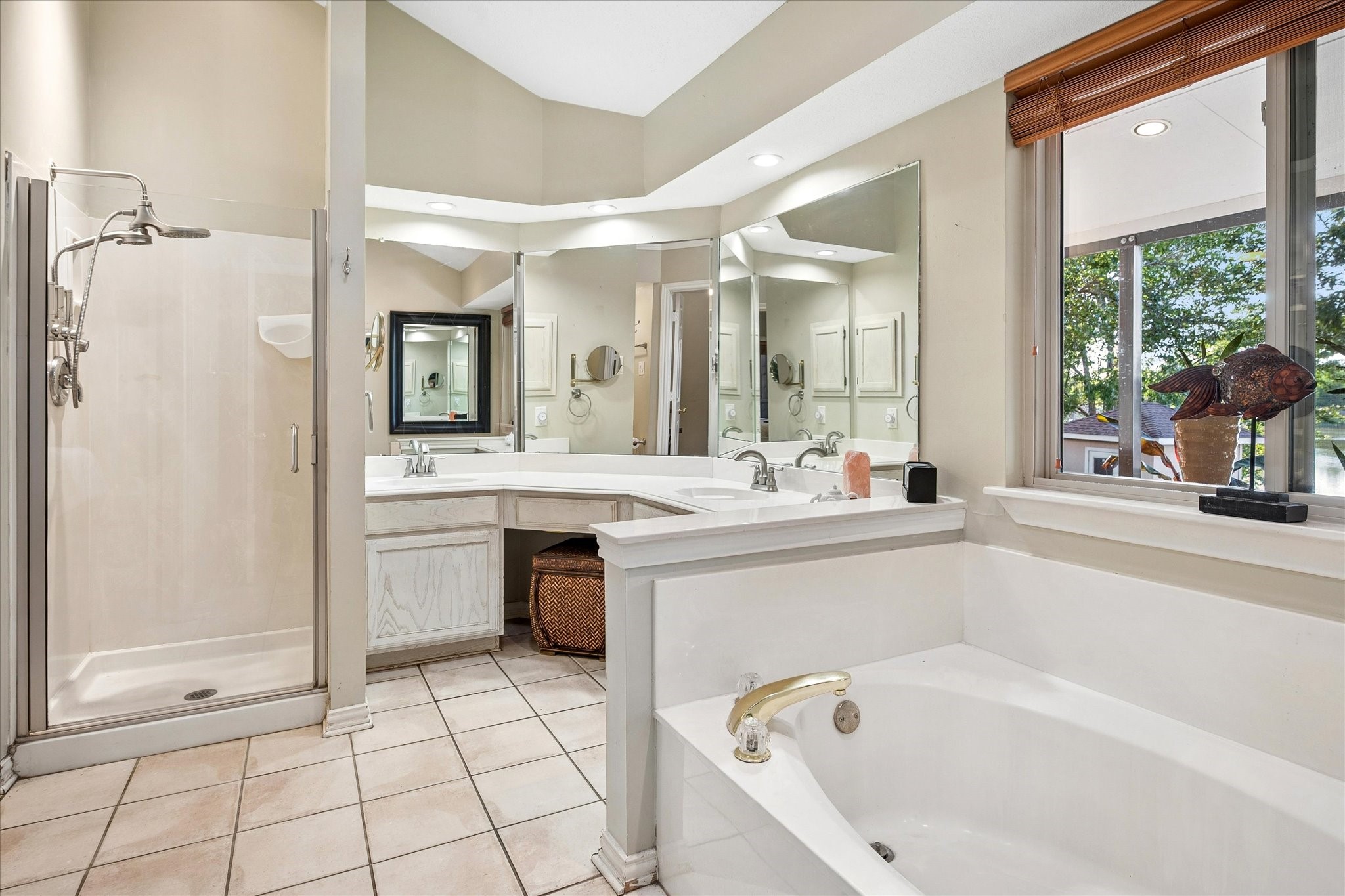 1303 Lakeshore Drive