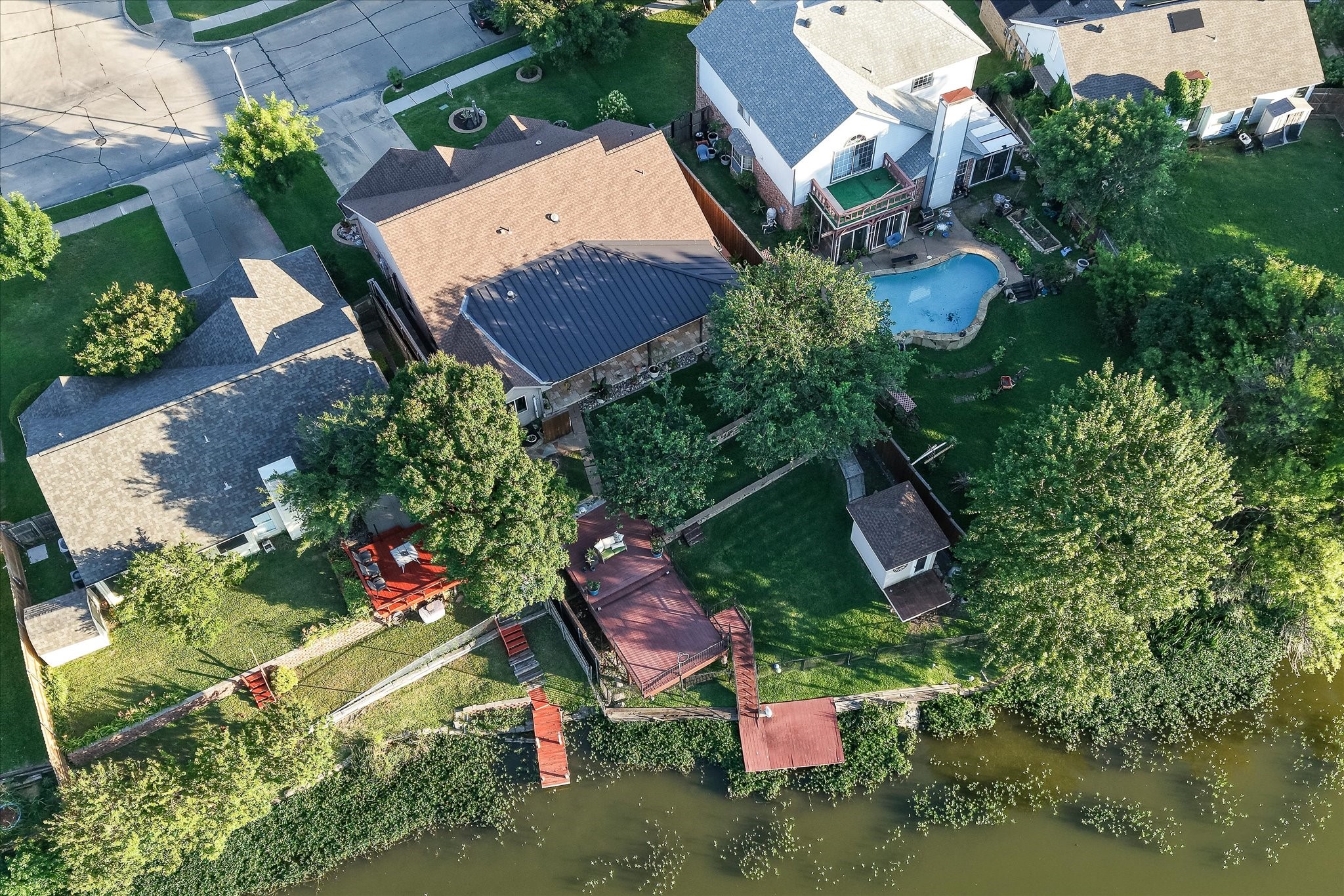 1303 Lakeshore Drive