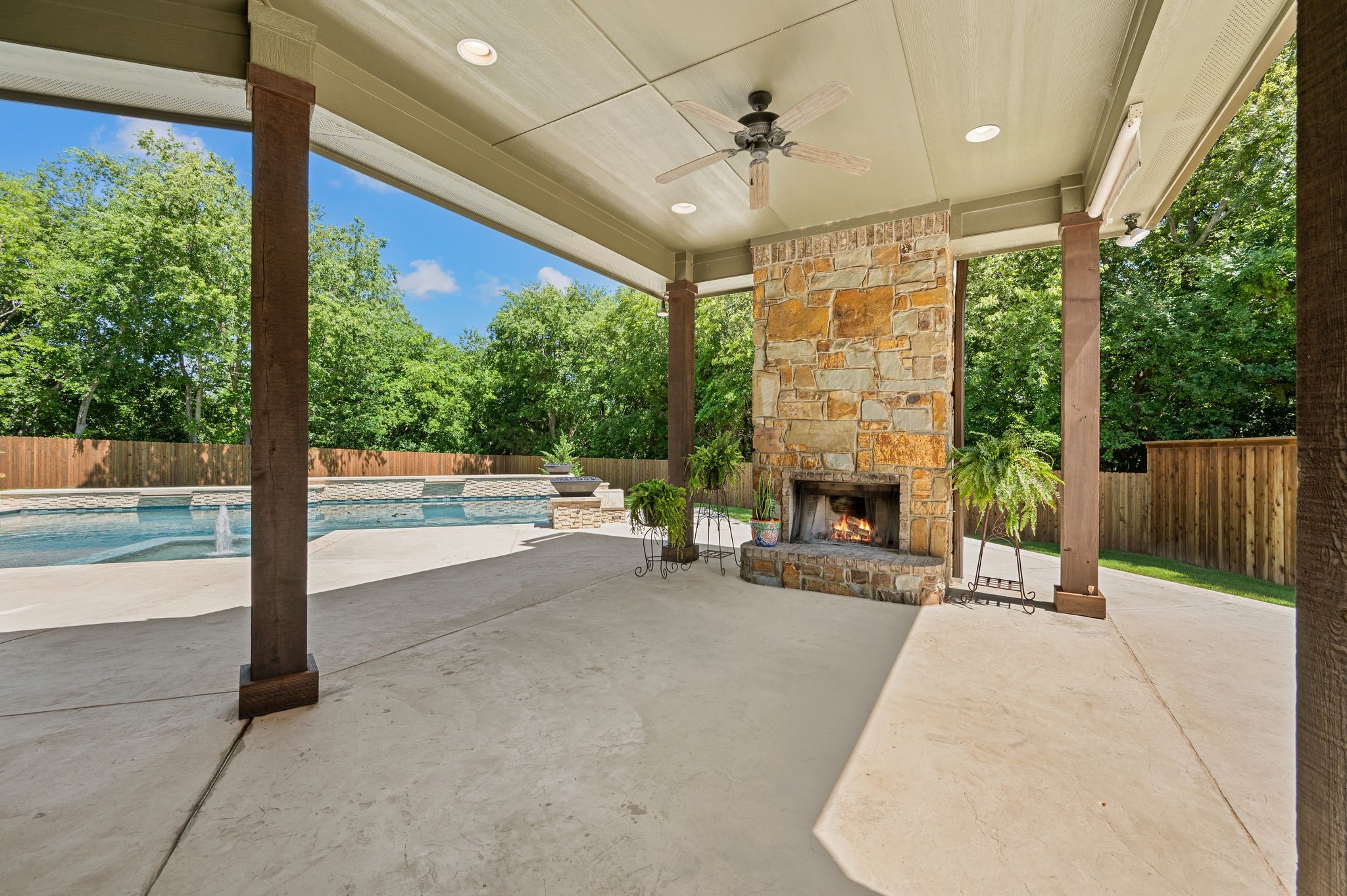 2034 Churchill Downs Lane