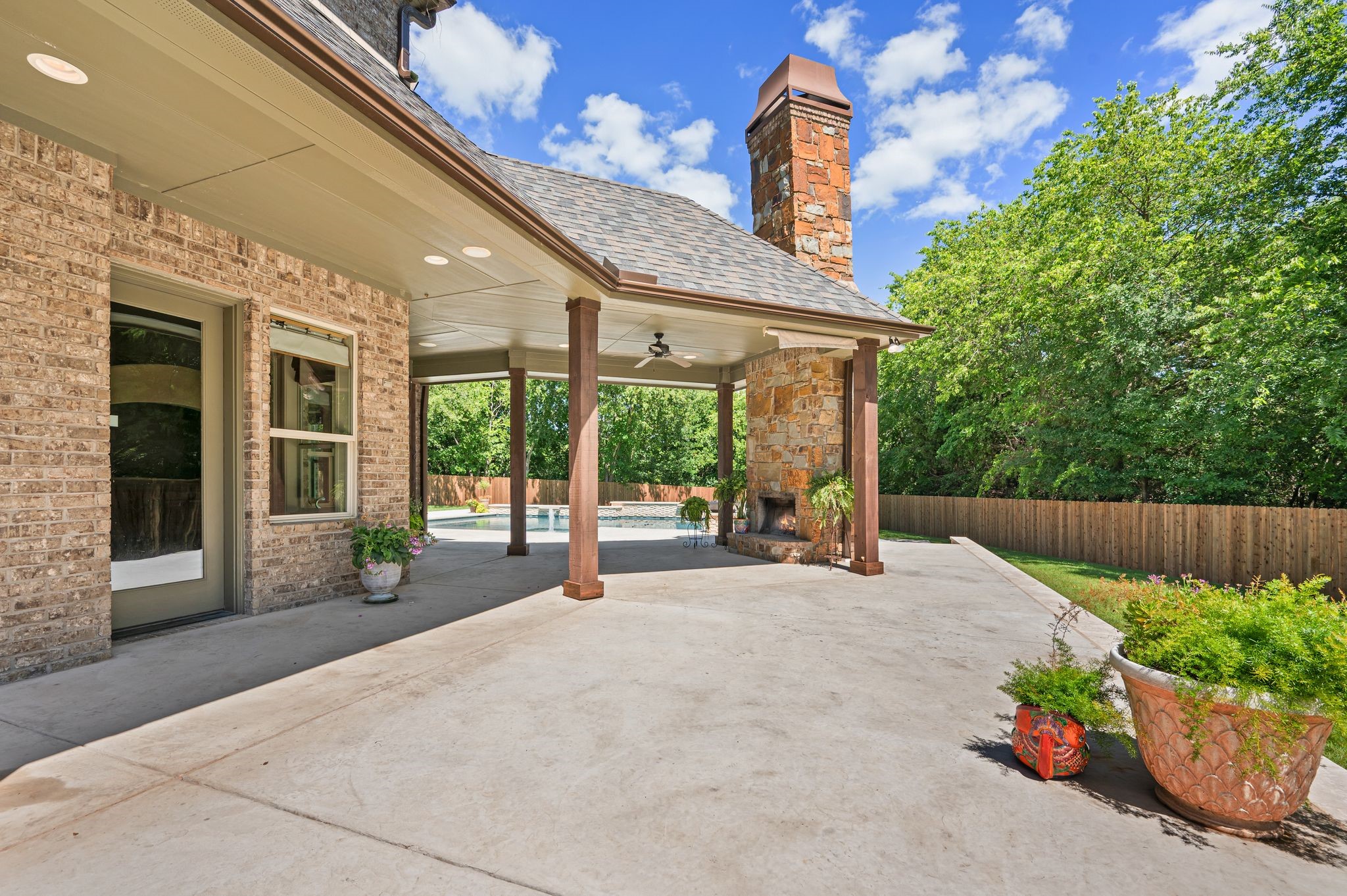 2034 Churchill Downs Lane