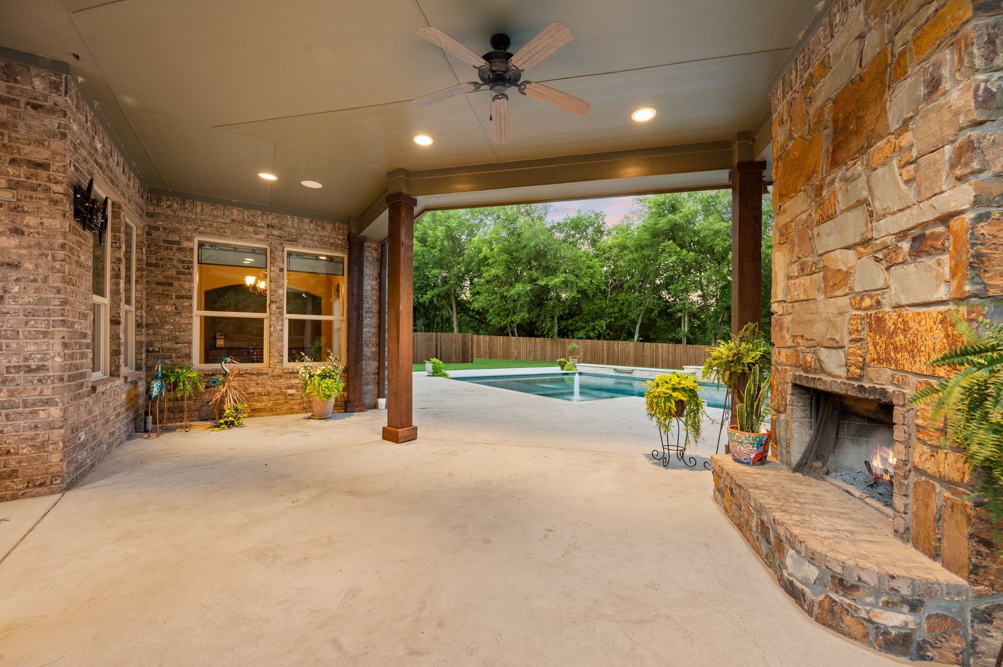 2034 Churchill Downs Lane