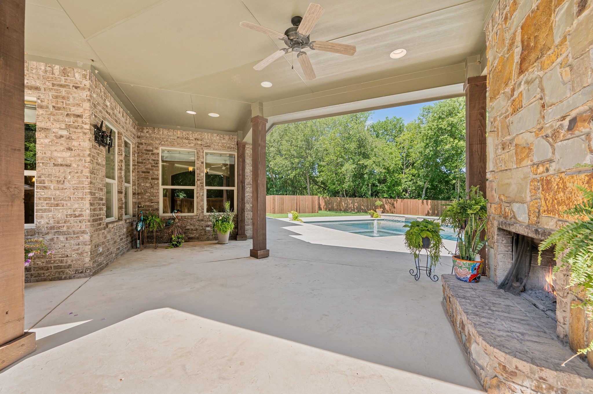 2034 Churchill Downs Lane