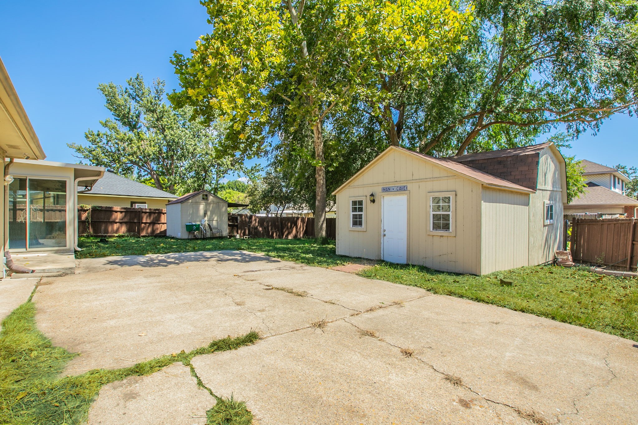 2759 Wentworth Drive