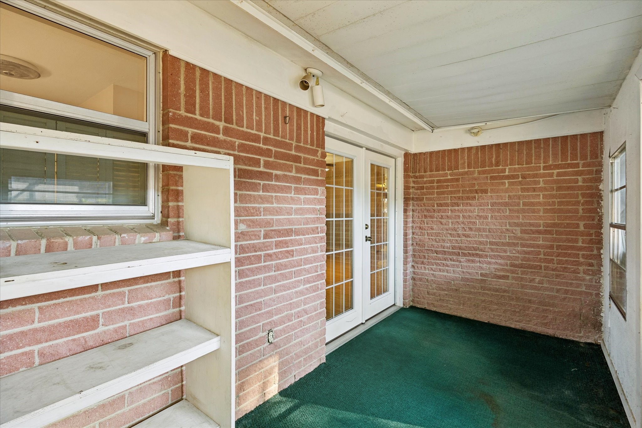 512 Brown Trail Court