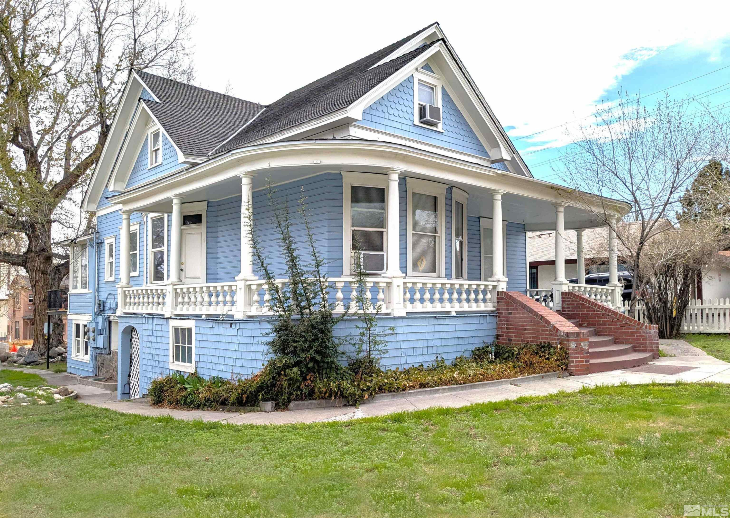 46 W 10th