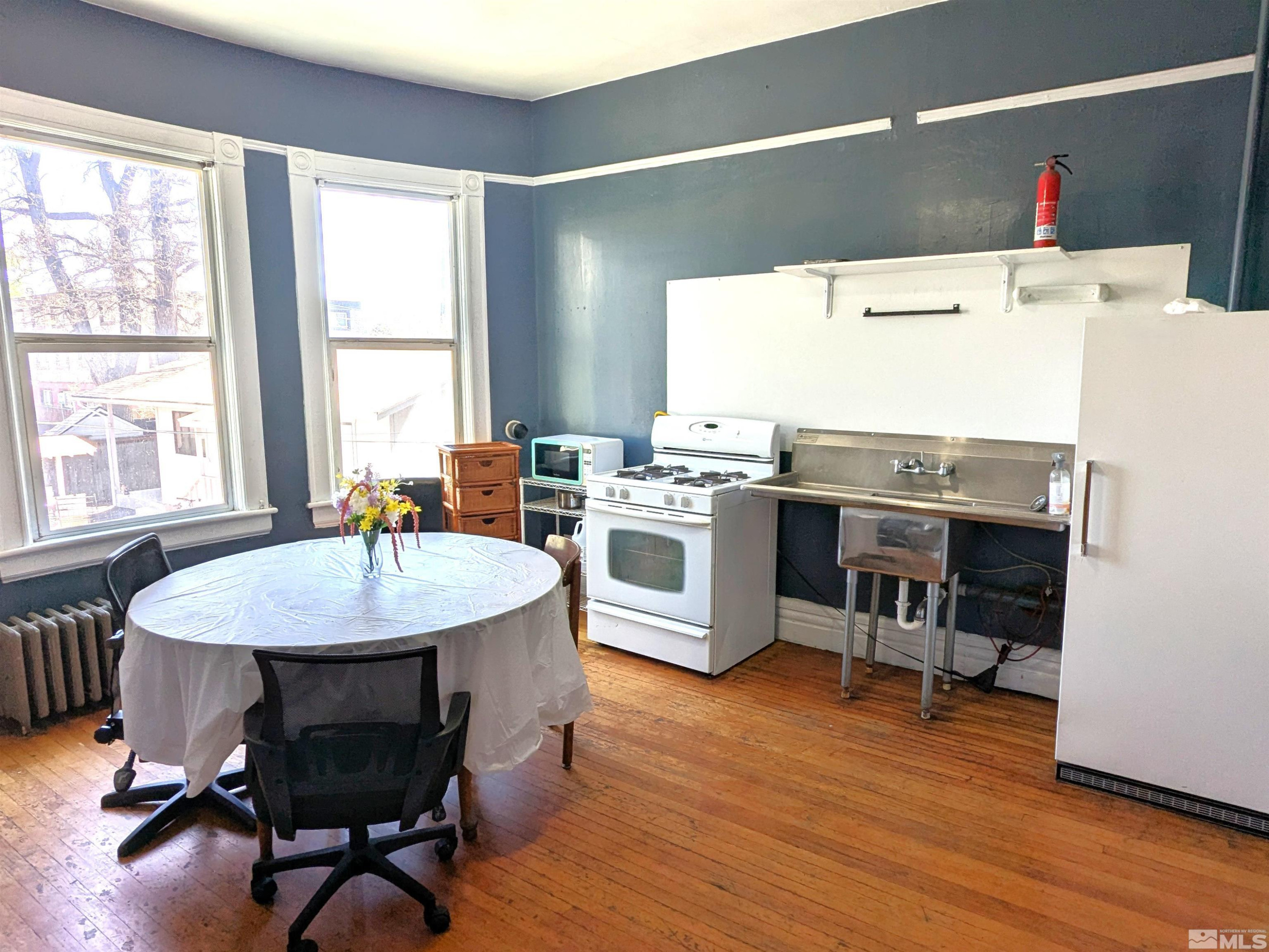 46 W 10th