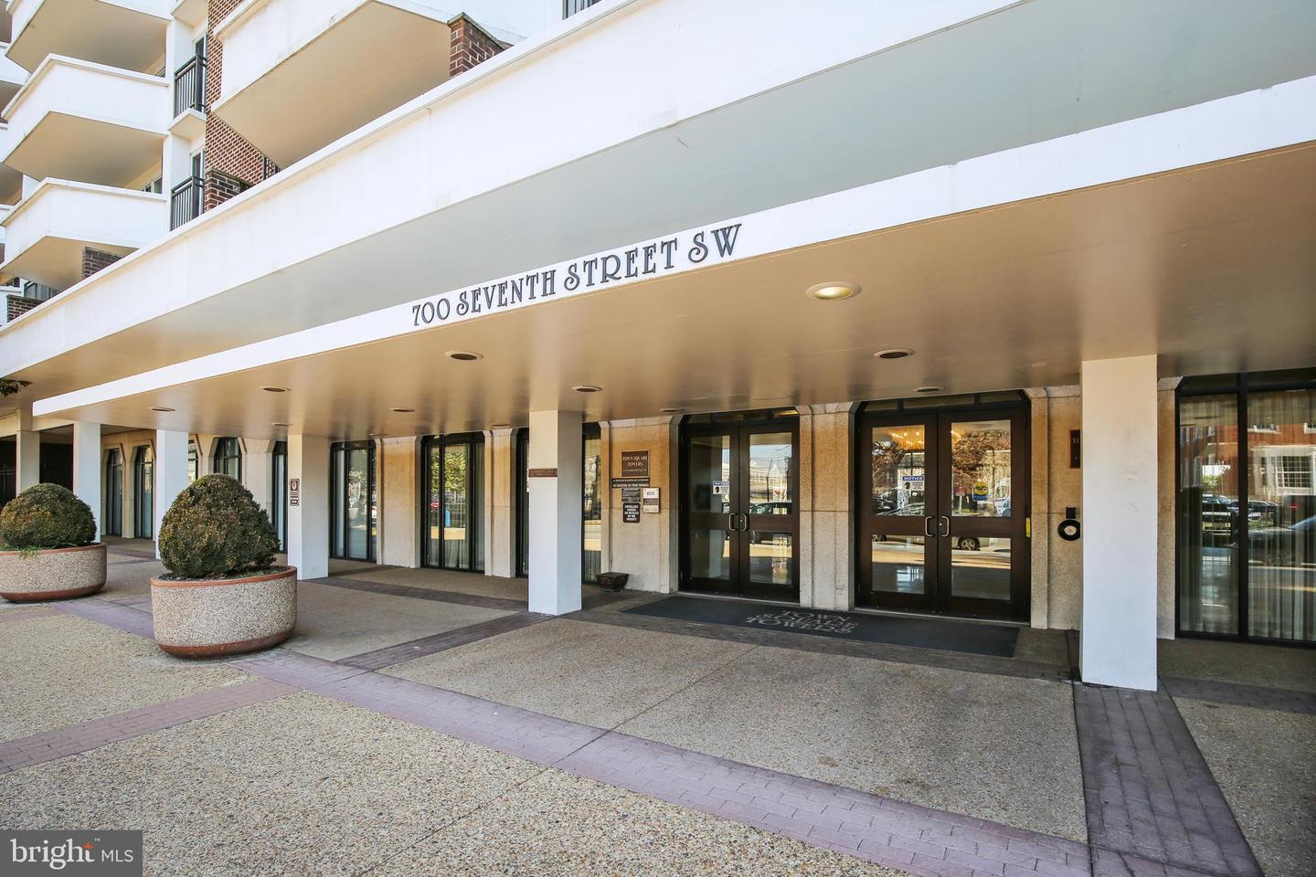 700 7TH STREET SW Unit: 326