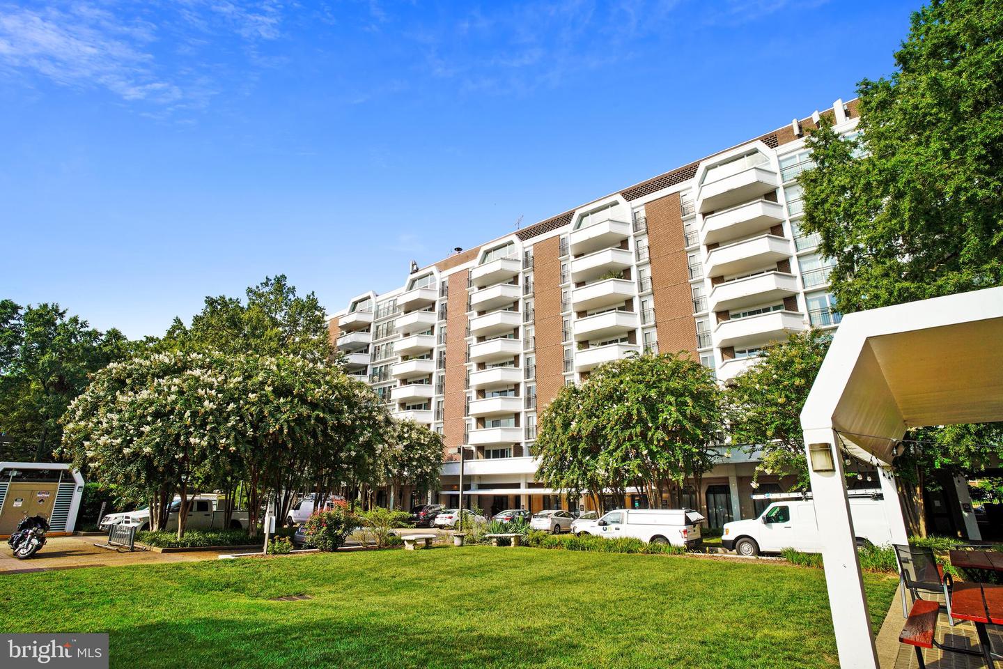 700 7TH STREET SW Unit: 326