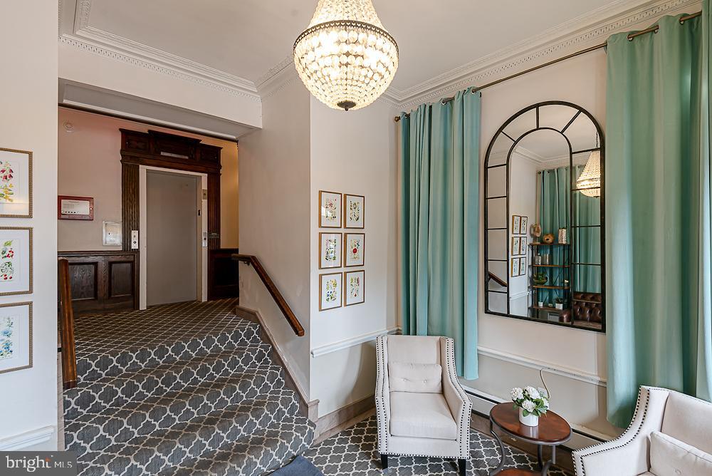 18 9TH STREET NE Unit: 308