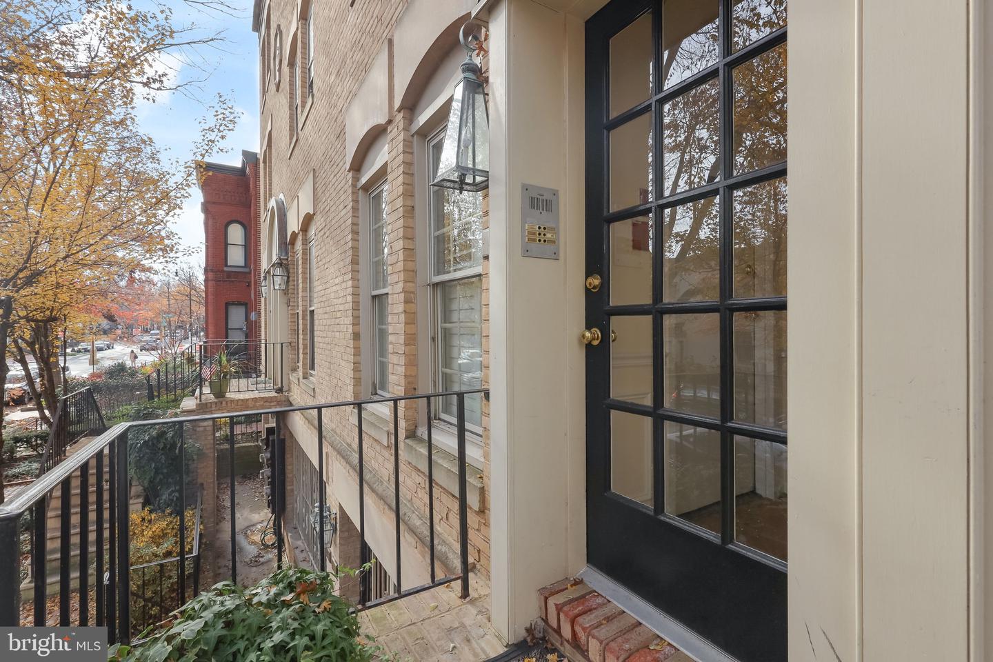 218 3RD STREET NE Unit: 30