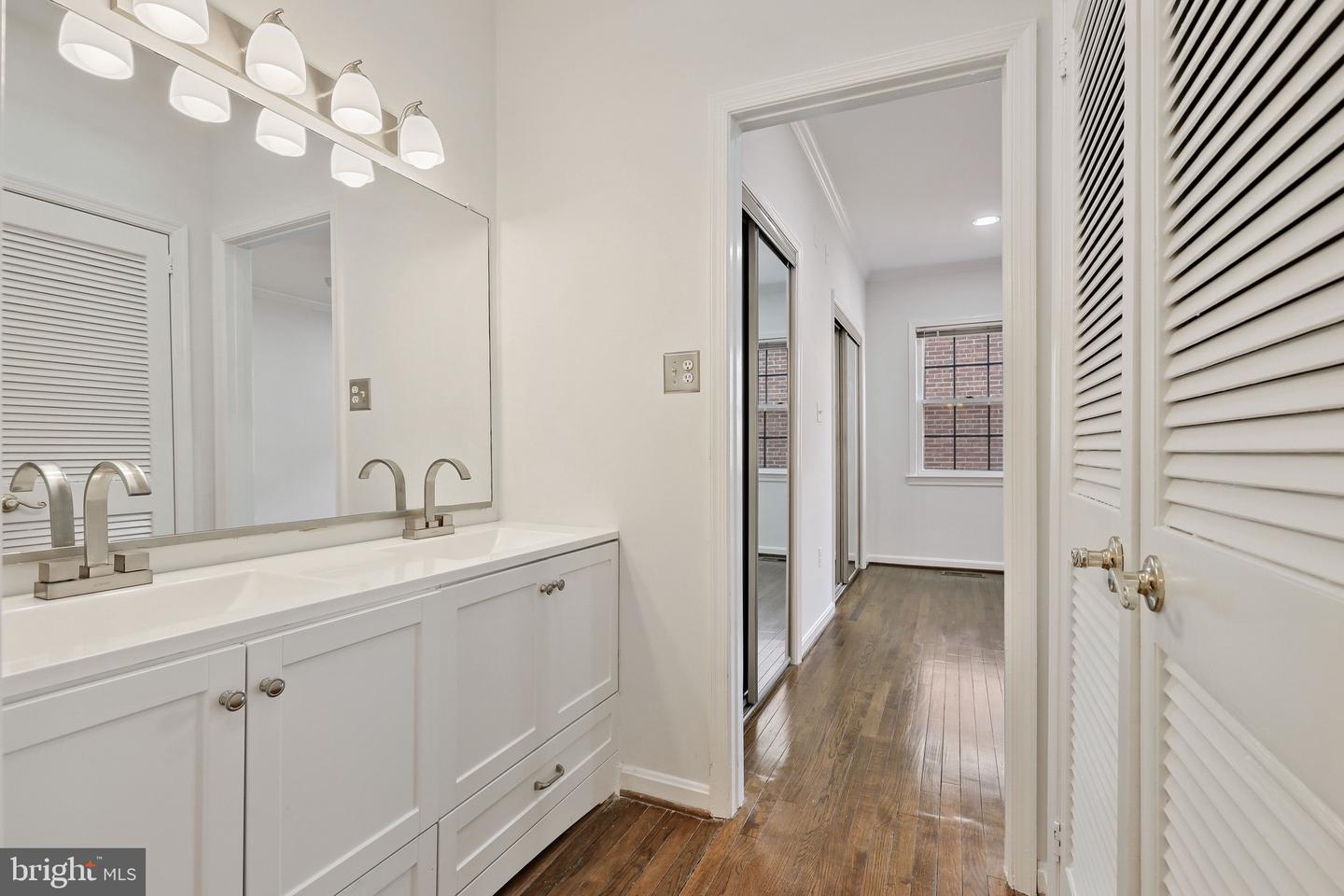 218 3RD STREET NE Unit: 30