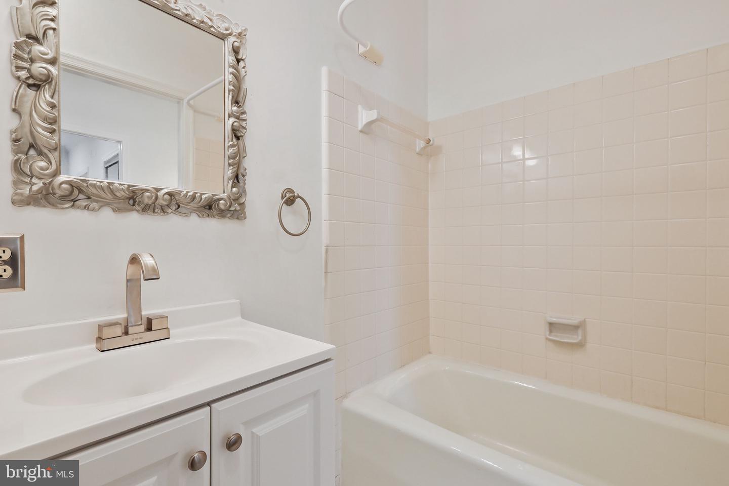 218 3RD STREET NE Unit: 30