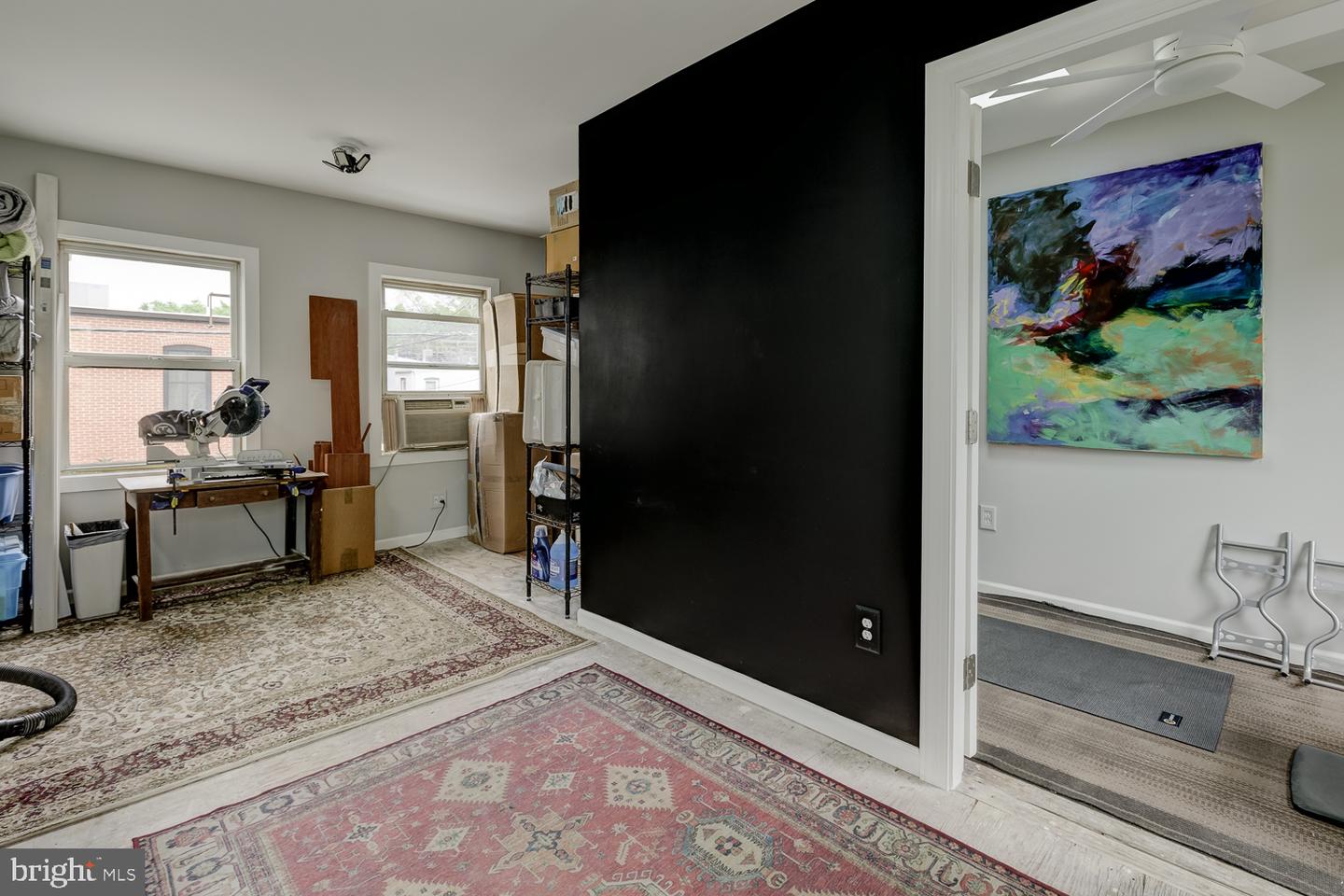 328 9TH STREET NE