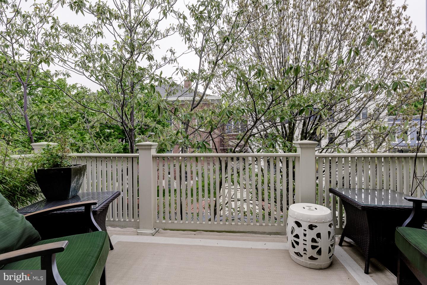 328 9TH STREET NE