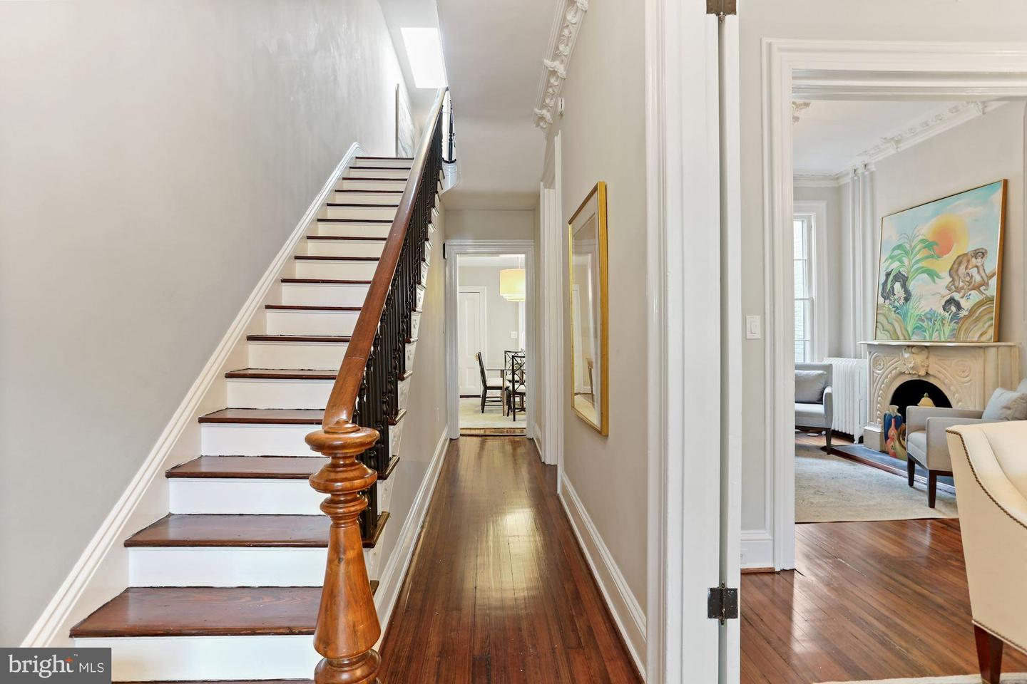 633 E CAPITOL STREET SE