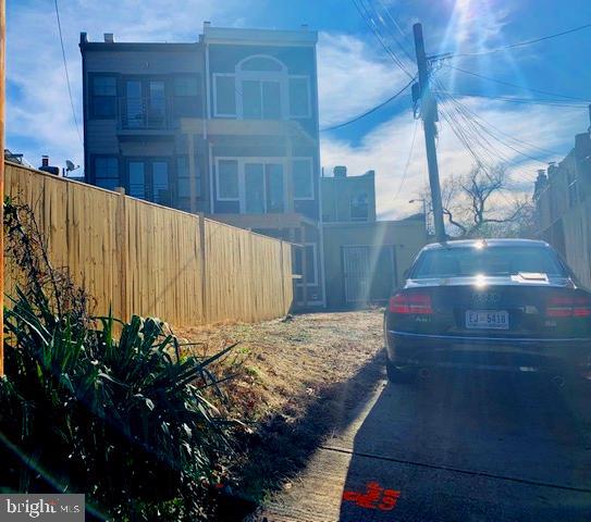 1516 N CAROLINA AVENUE NE
