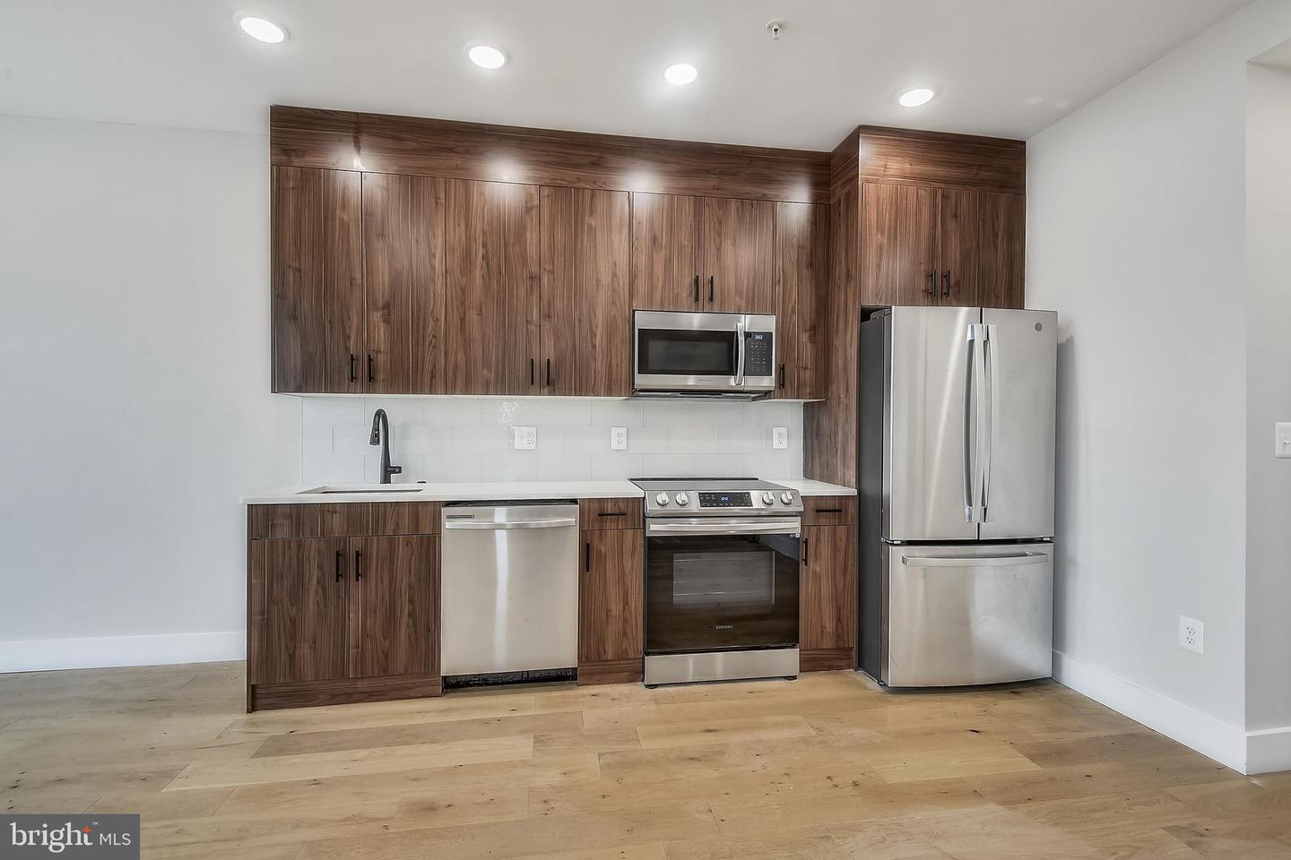 235 FLORIDA AVENUE NW Unit: 5