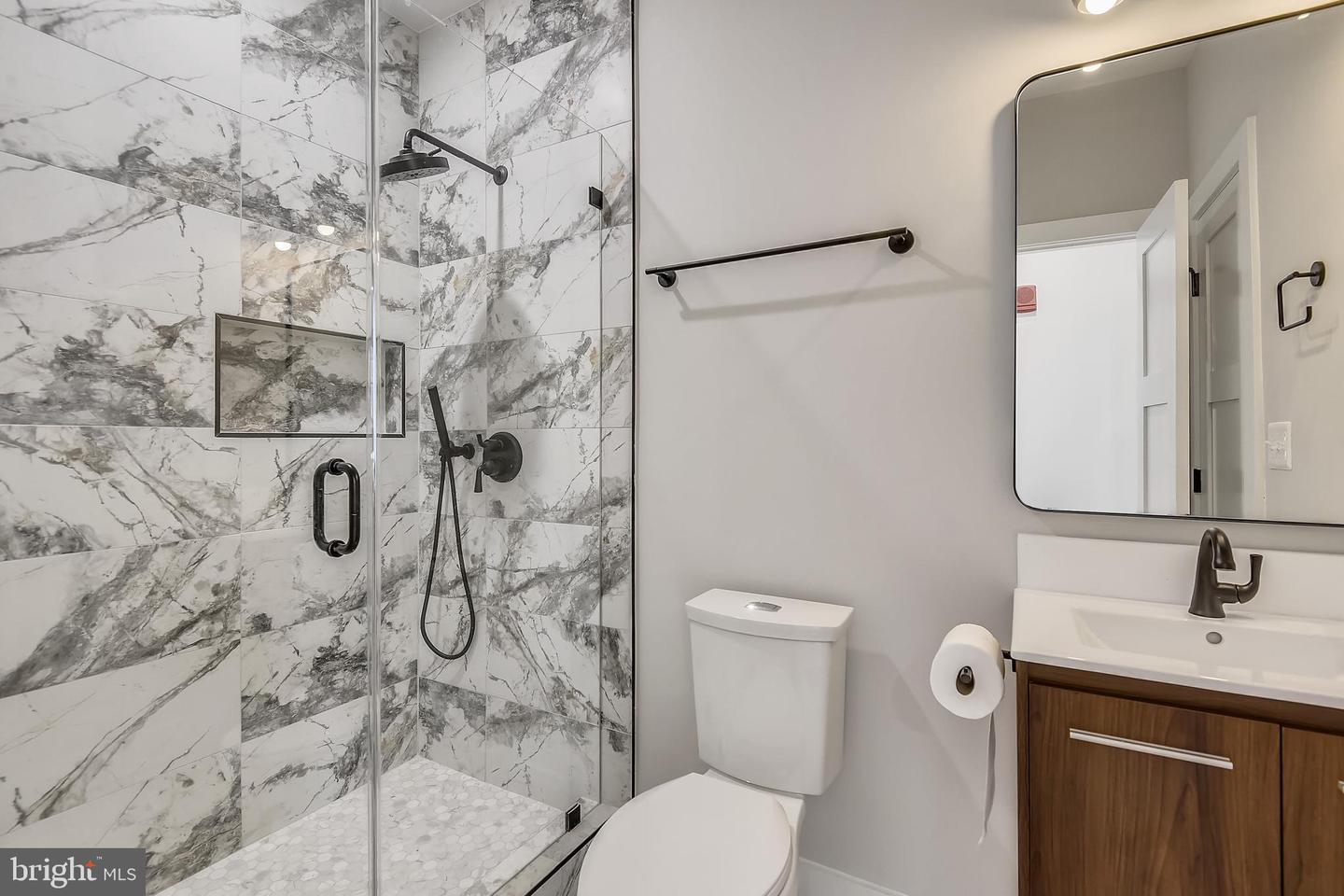 235 FLORIDA AVENUE NW Unit: 5