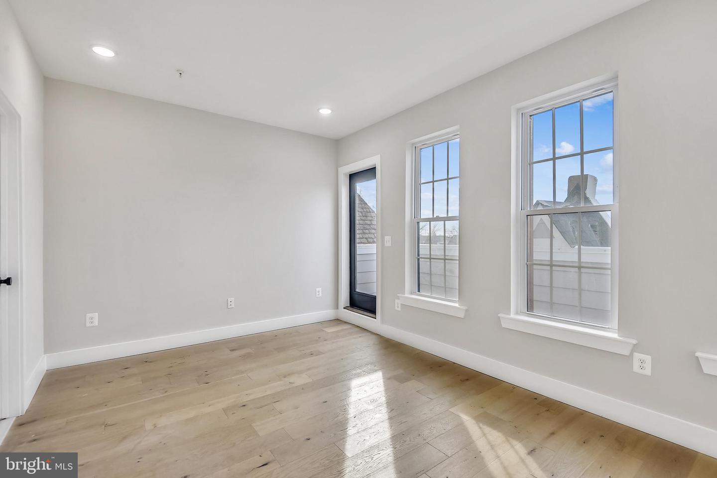 235 FLORIDA AVENUE NW Unit: 5