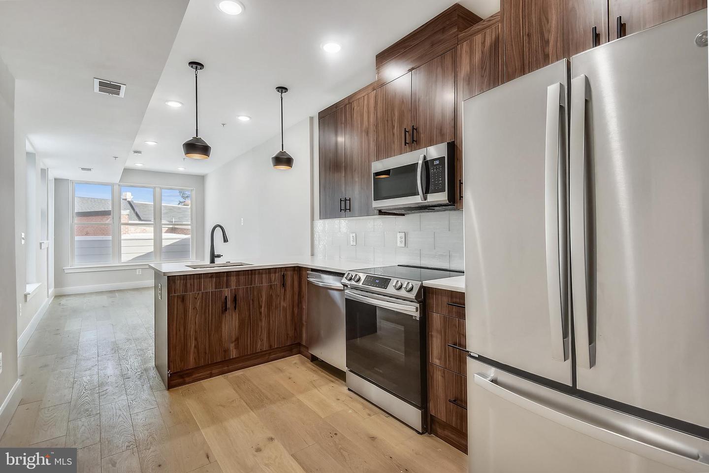 235 FLORIDA NW Unit: 4