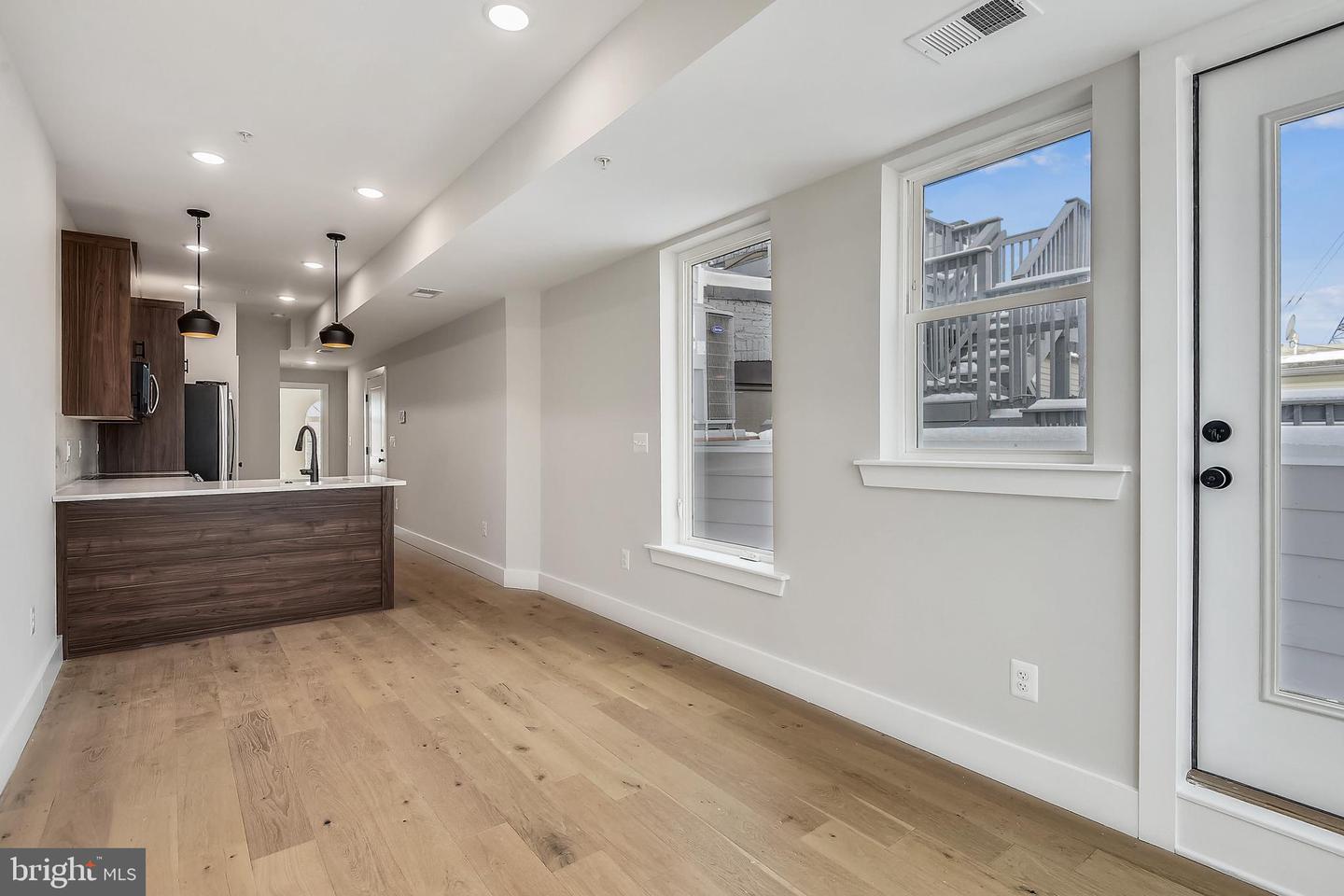 235 FLORIDA NW Unit: 4