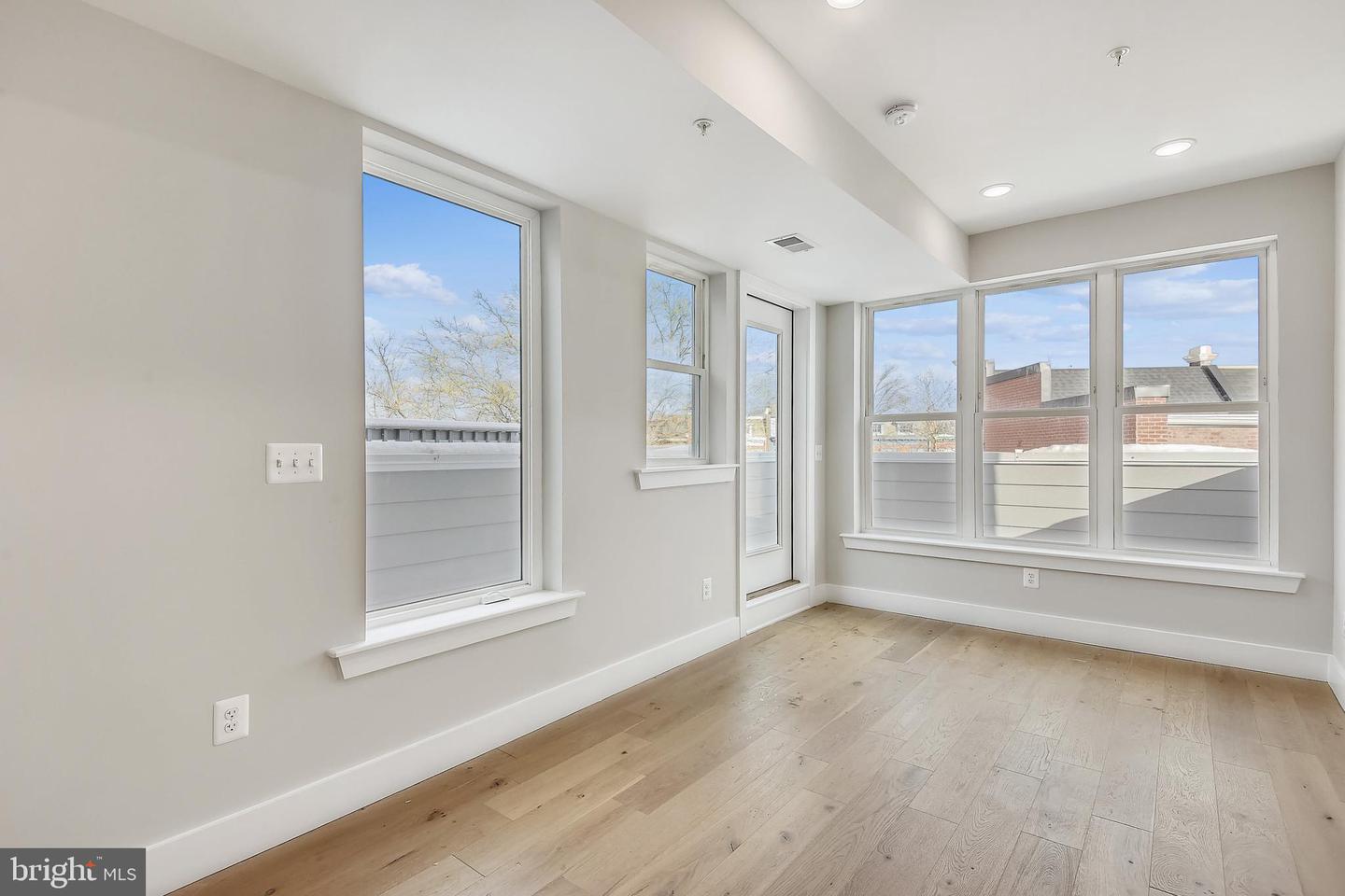 235 FLORIDA NW Unit: 4