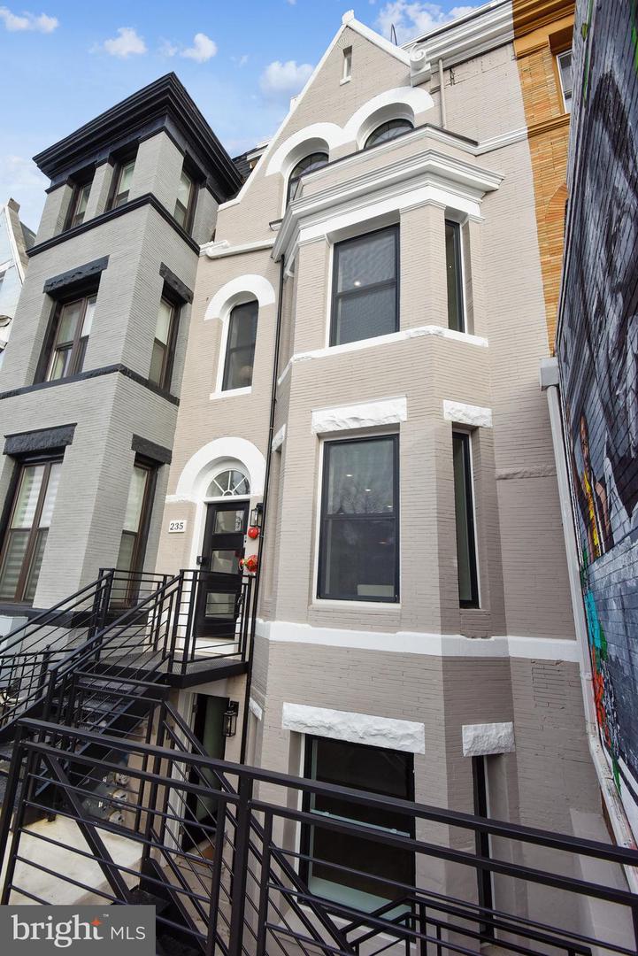 235 FLORIDA NW Unit: 4