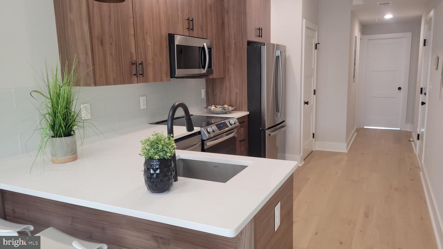 235 FLORIDA NW Unit: 4