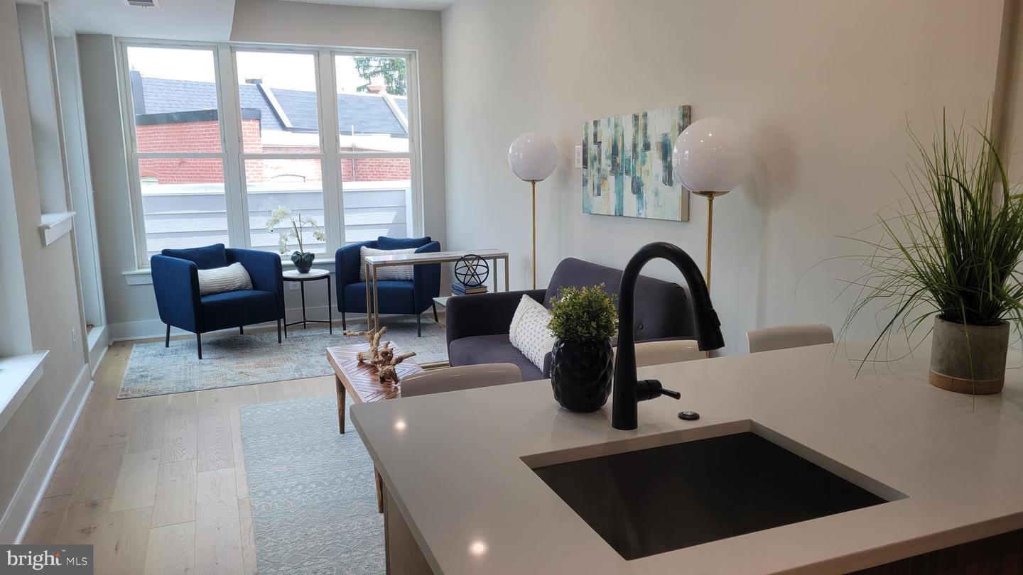 235 FLORIDA NW Unit: 4