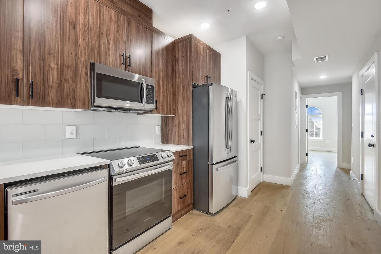 235 FLORIDA NW Unit: 4