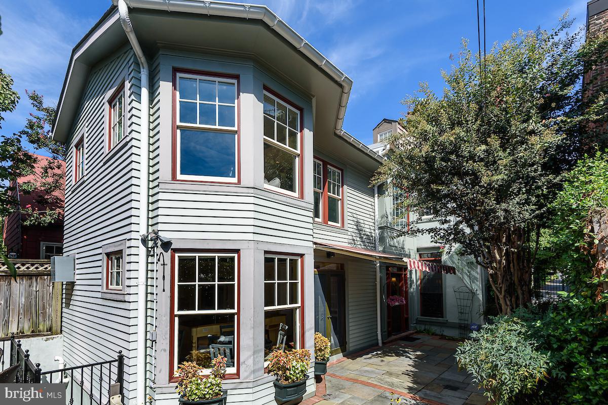 627 G STREET SE