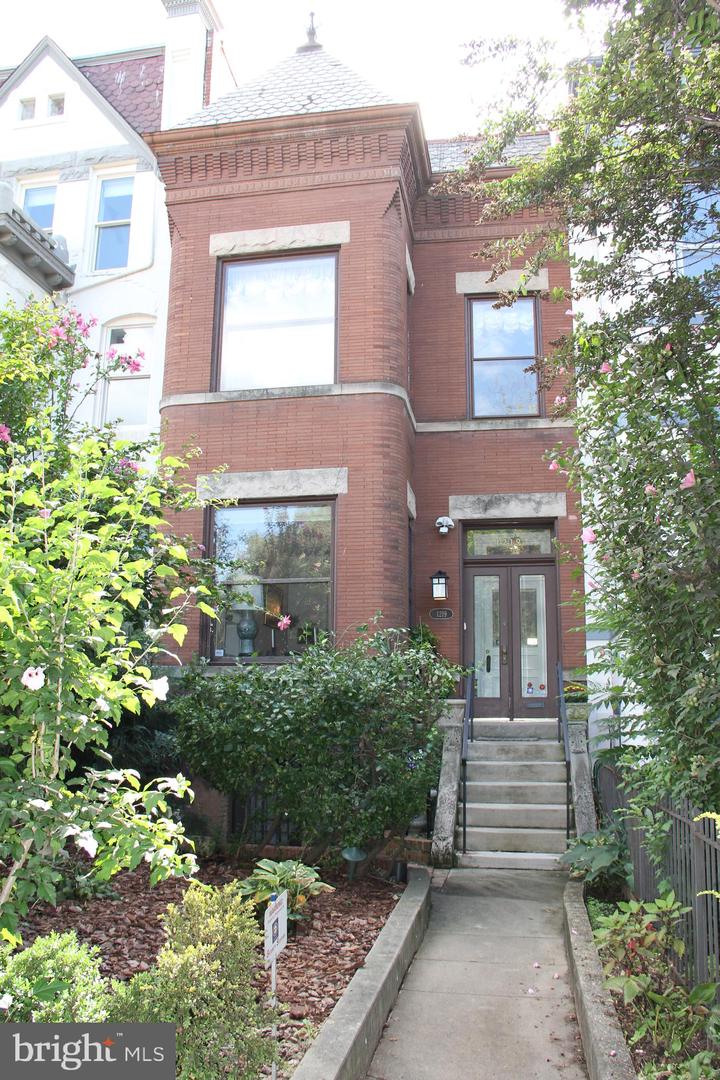 1219 MASSACHUSETTS AVENUE SE