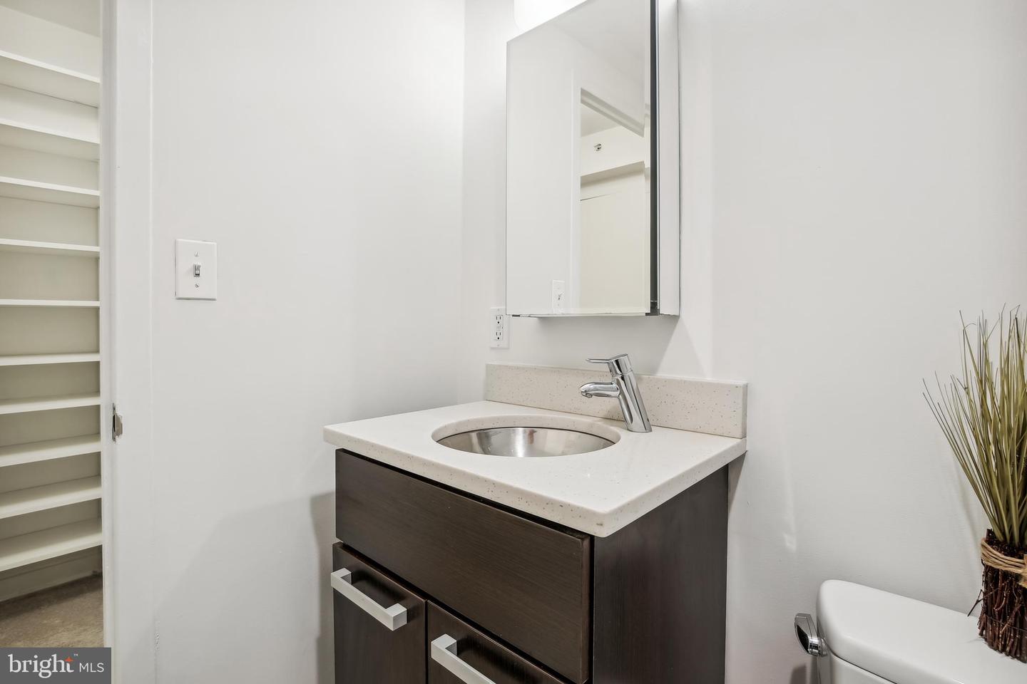 1101 3RD STREET SW Unit: 711