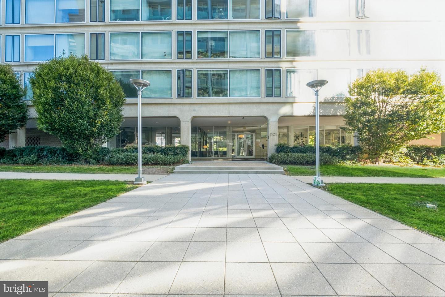 1101 3RD STREET SW Unit: 711