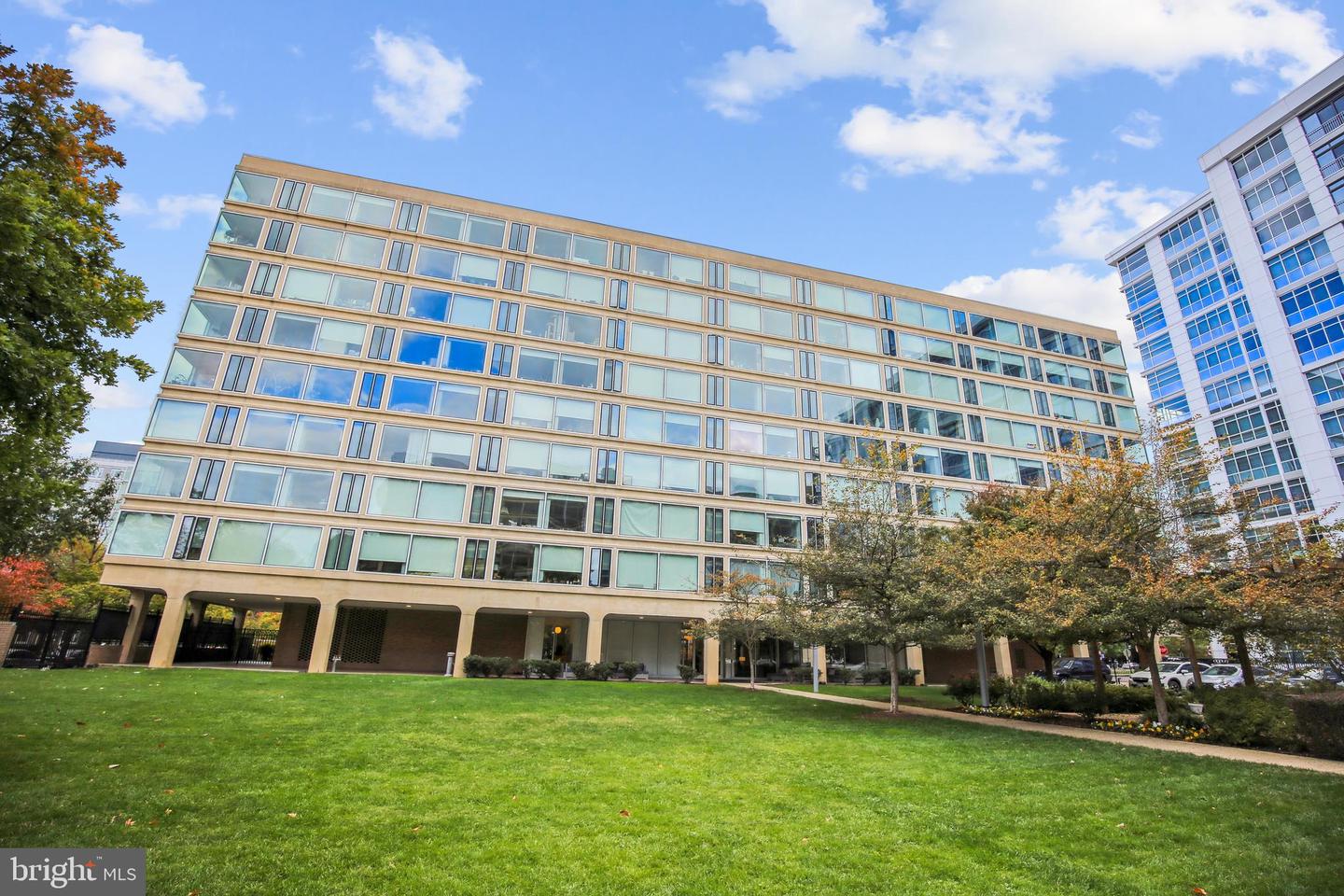 1101 3RD STREET SW Unit: 711